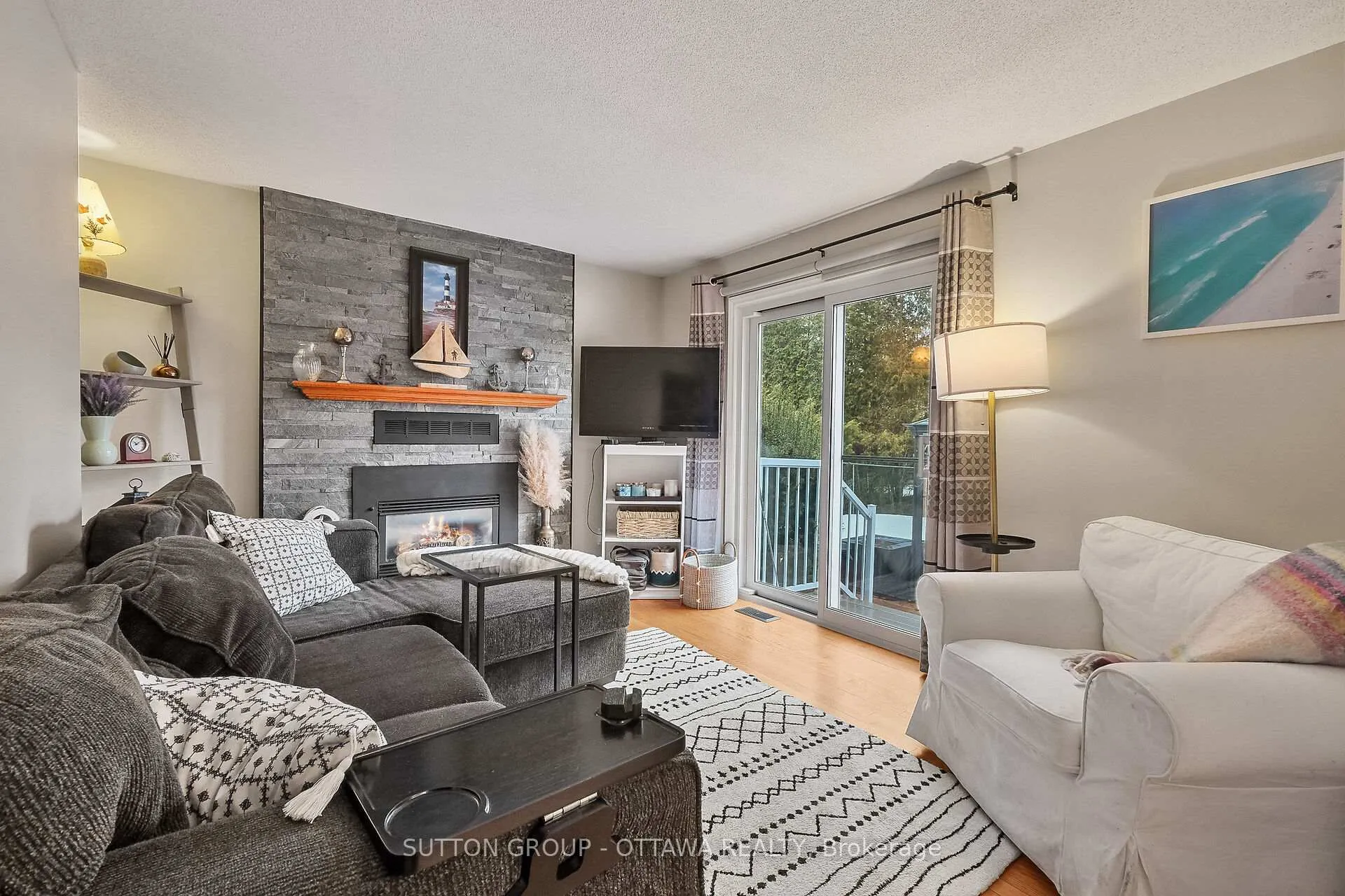 Photo 16 of 238 Park Grove Drive, Ottawa, Queenswood Heights South — HOMEH