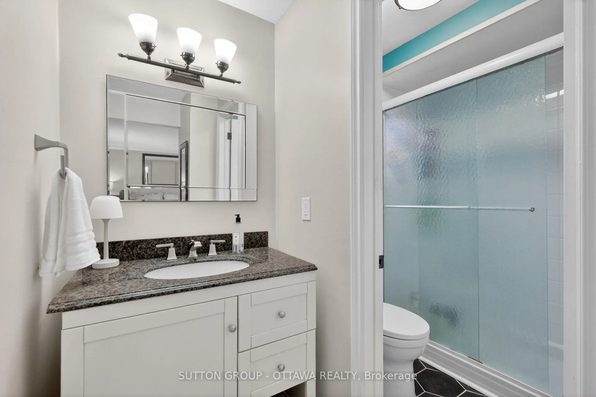 Photo 24 of 238 Park Grove Drive, Ottawa, Queenswood Heights South — HOMEH
