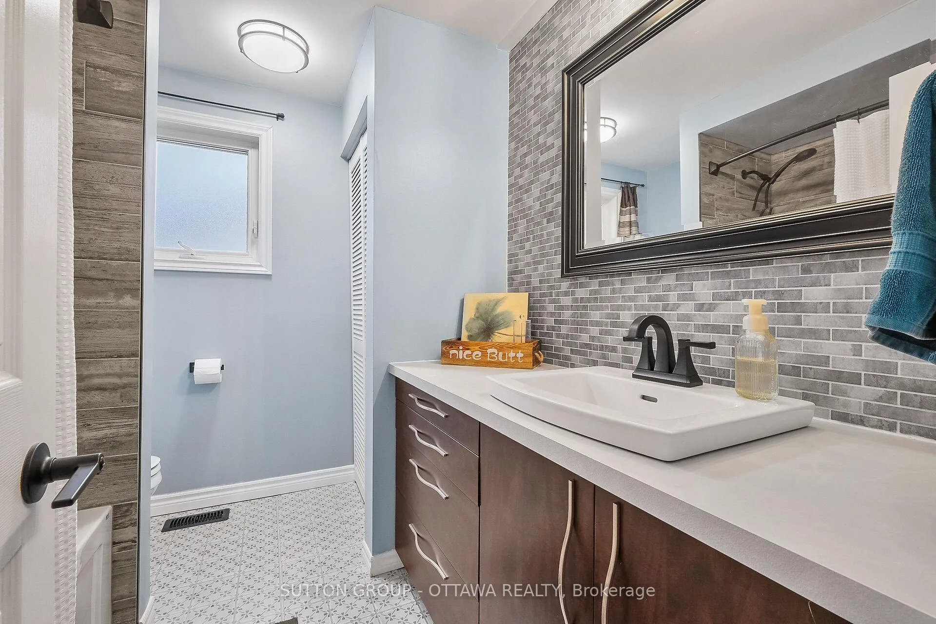 Photo 29 of 238 Park Grove Drive, Ottawa, Queenswood Heights South — HOMEH