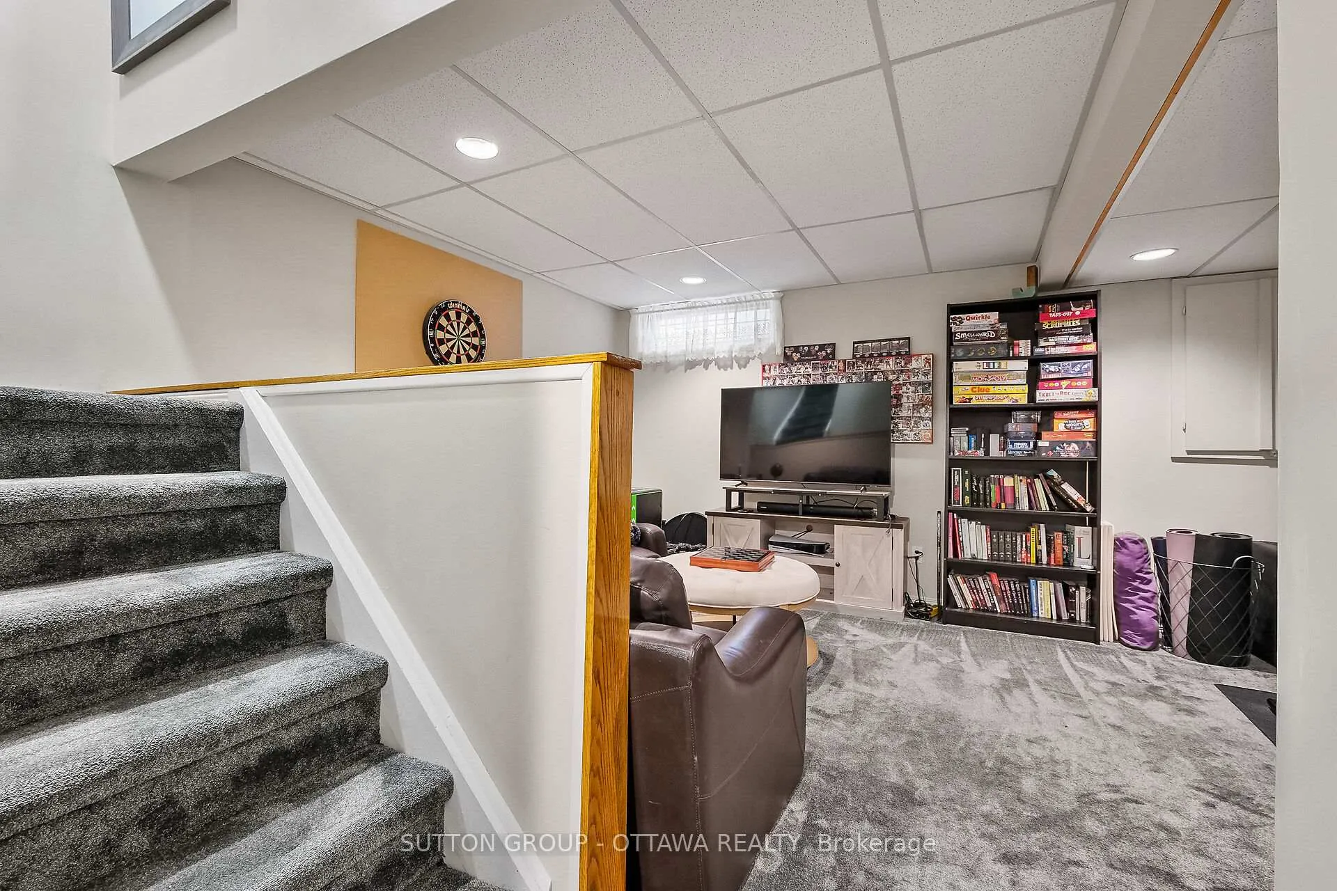 Photo 31 of 238 Park Grove Drive, Ottawa, Queenswood Heights South — HOMEH