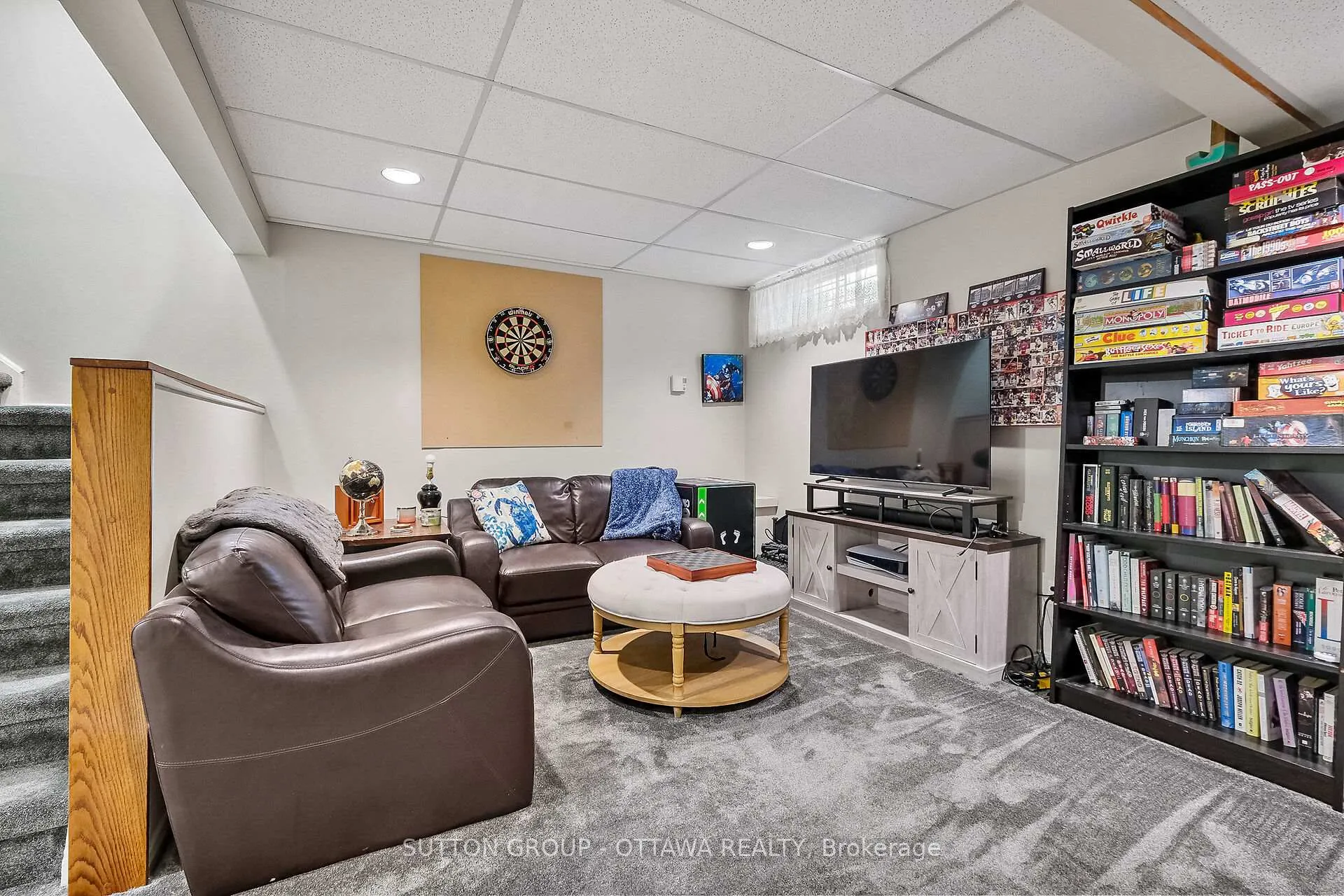 Photo 32 of 238 Park Grove Drive, Ottawa, Queenswood Heights South — HOMEH