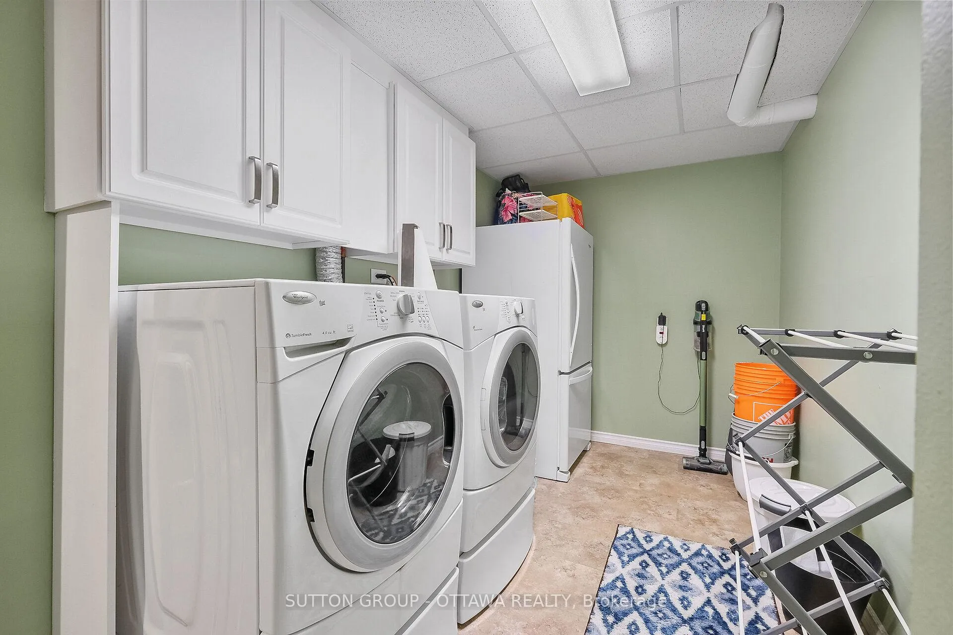 Photo 35 of 238 Park Grove Drive, Ottawa, Queenswood Heights South — HOMEH