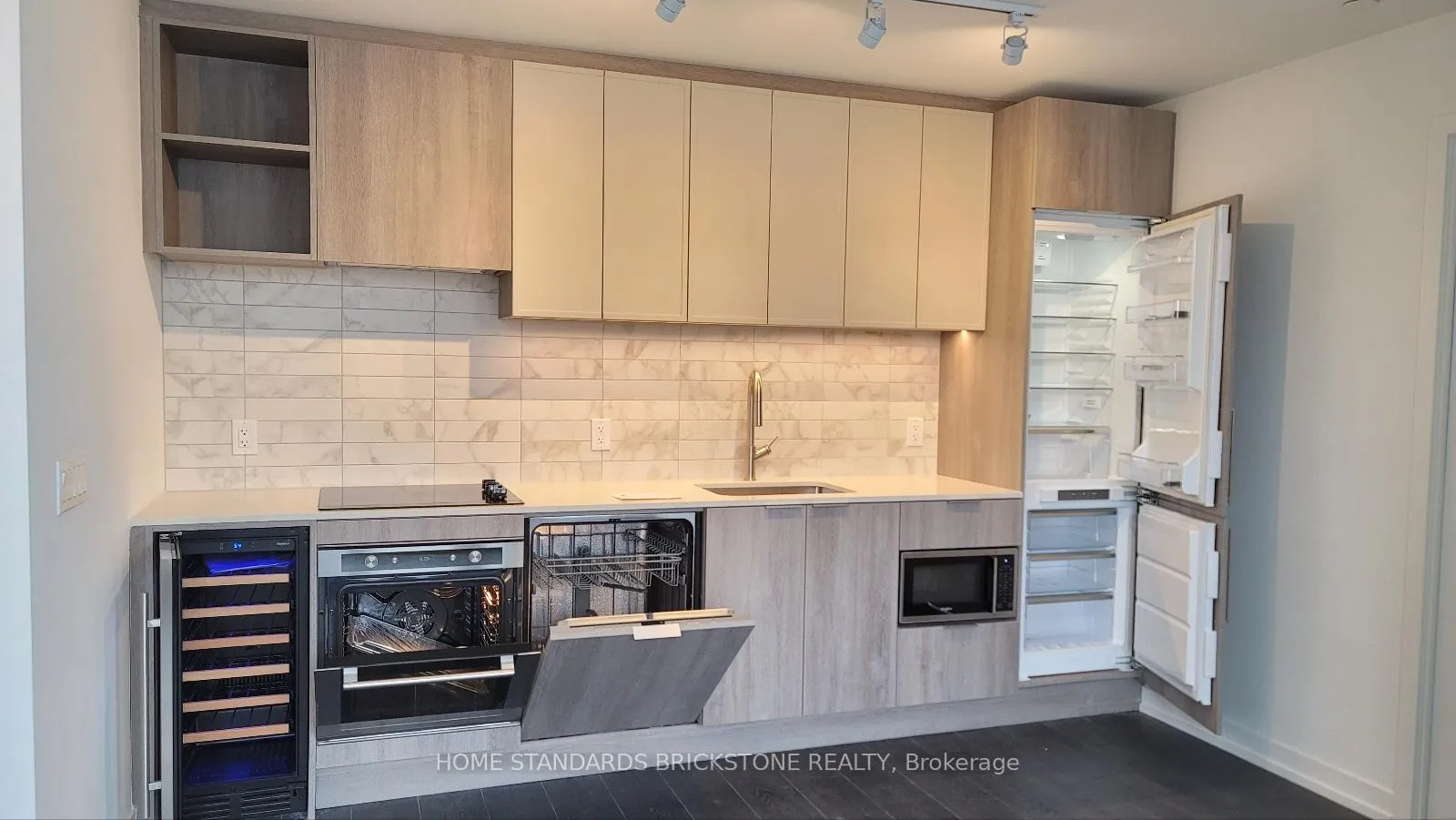 Photo 7 of Unit 630, 2020 Bathurst Street, Toronto, Humewood-Cedarvale — HOMEH