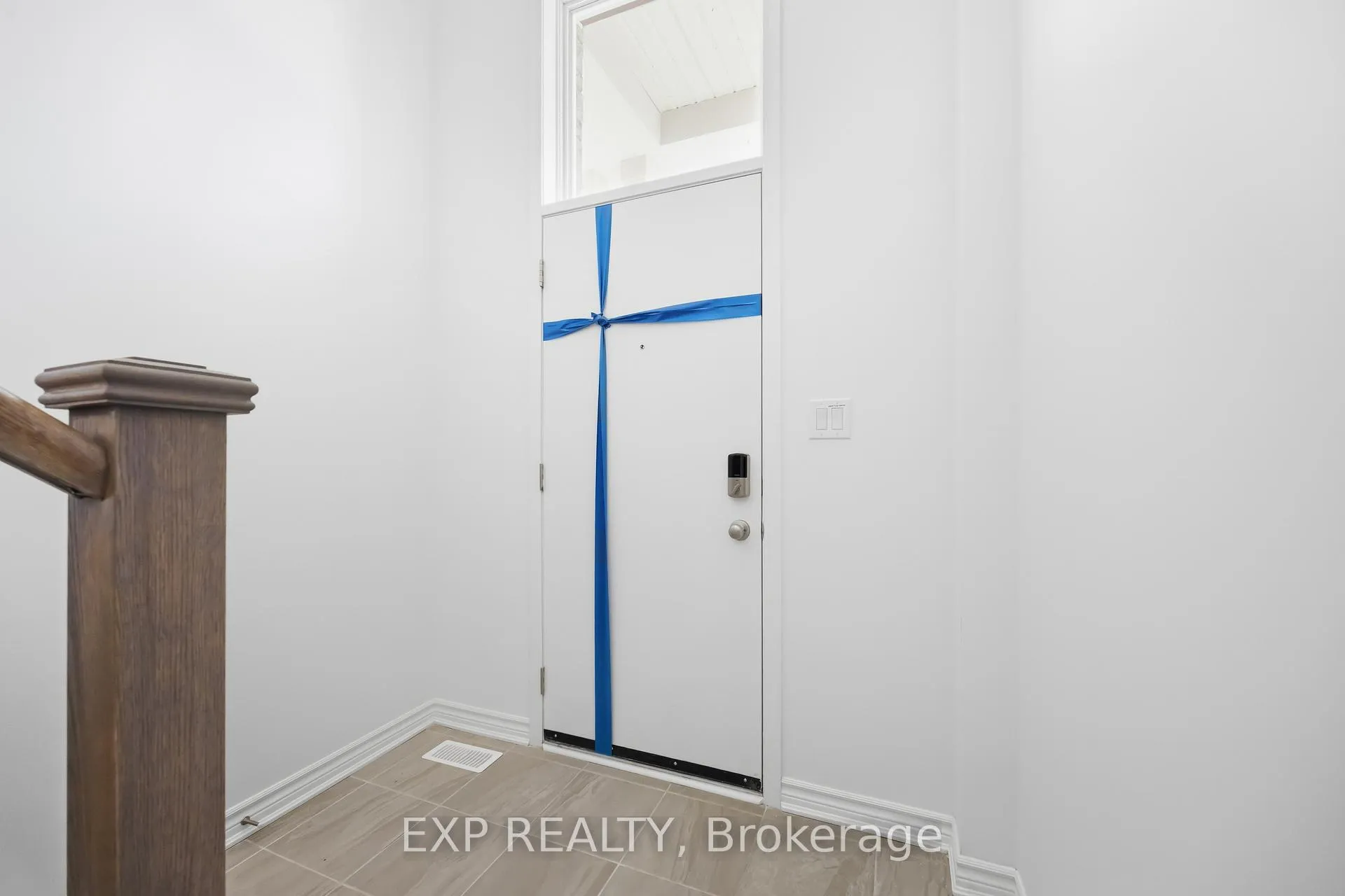 Photo 3 of 88 Avani Avenue, Markham, Rural Markham — HOMEH