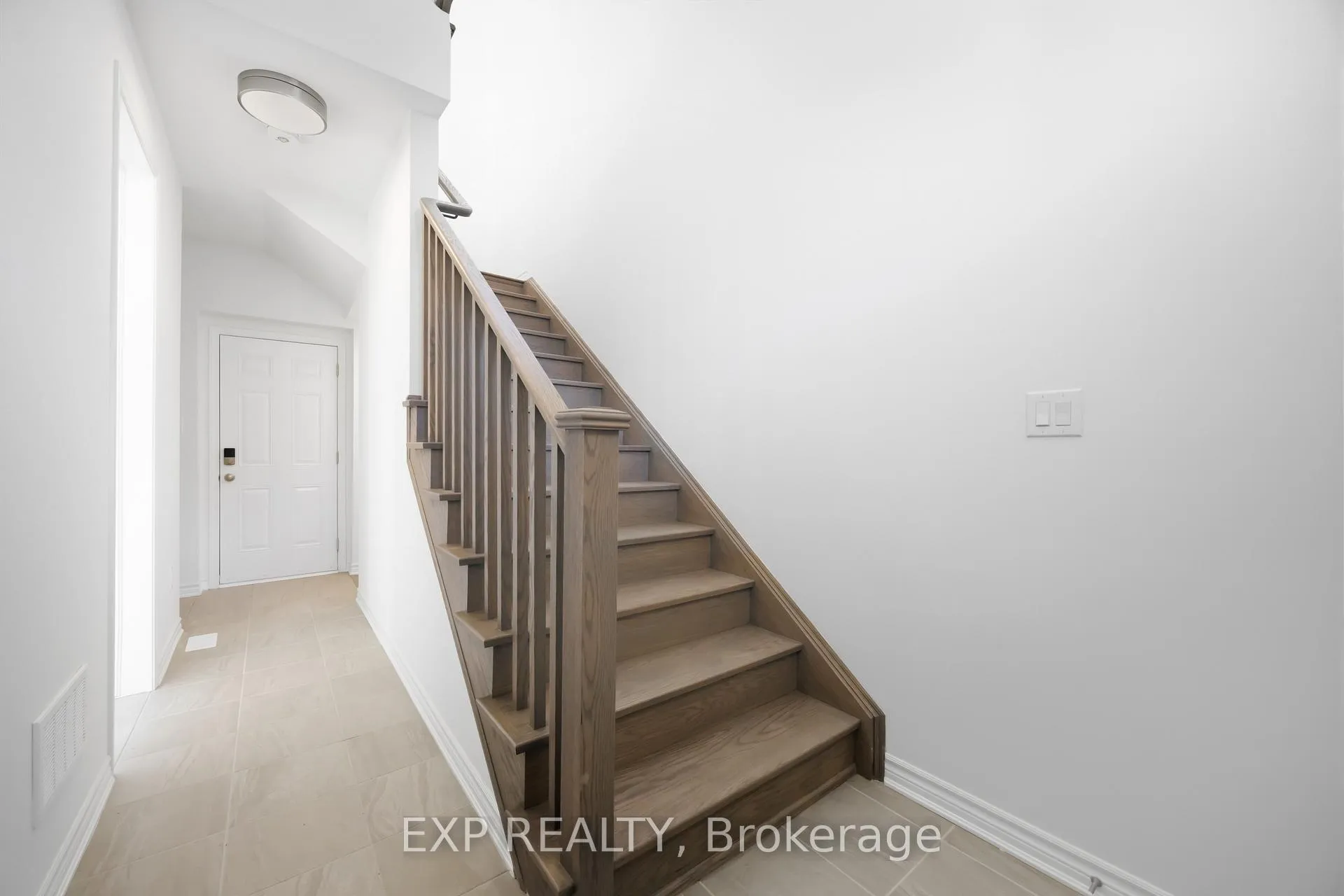 Photo 4 of 88 Avani Avenue, Markham, Rural Markham — HOMEH