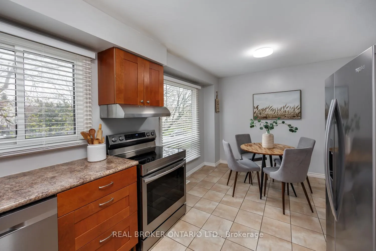 Photo 5 of Unit 30, 220 Ormond Drive, Oshawa, Samac — HOMEH