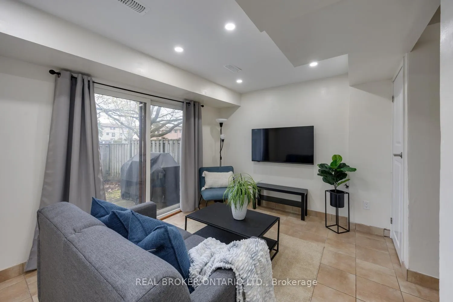 Photo 21 of Unit 30, 220 Ormond Drive, Oshawa, Samac — HOMEH