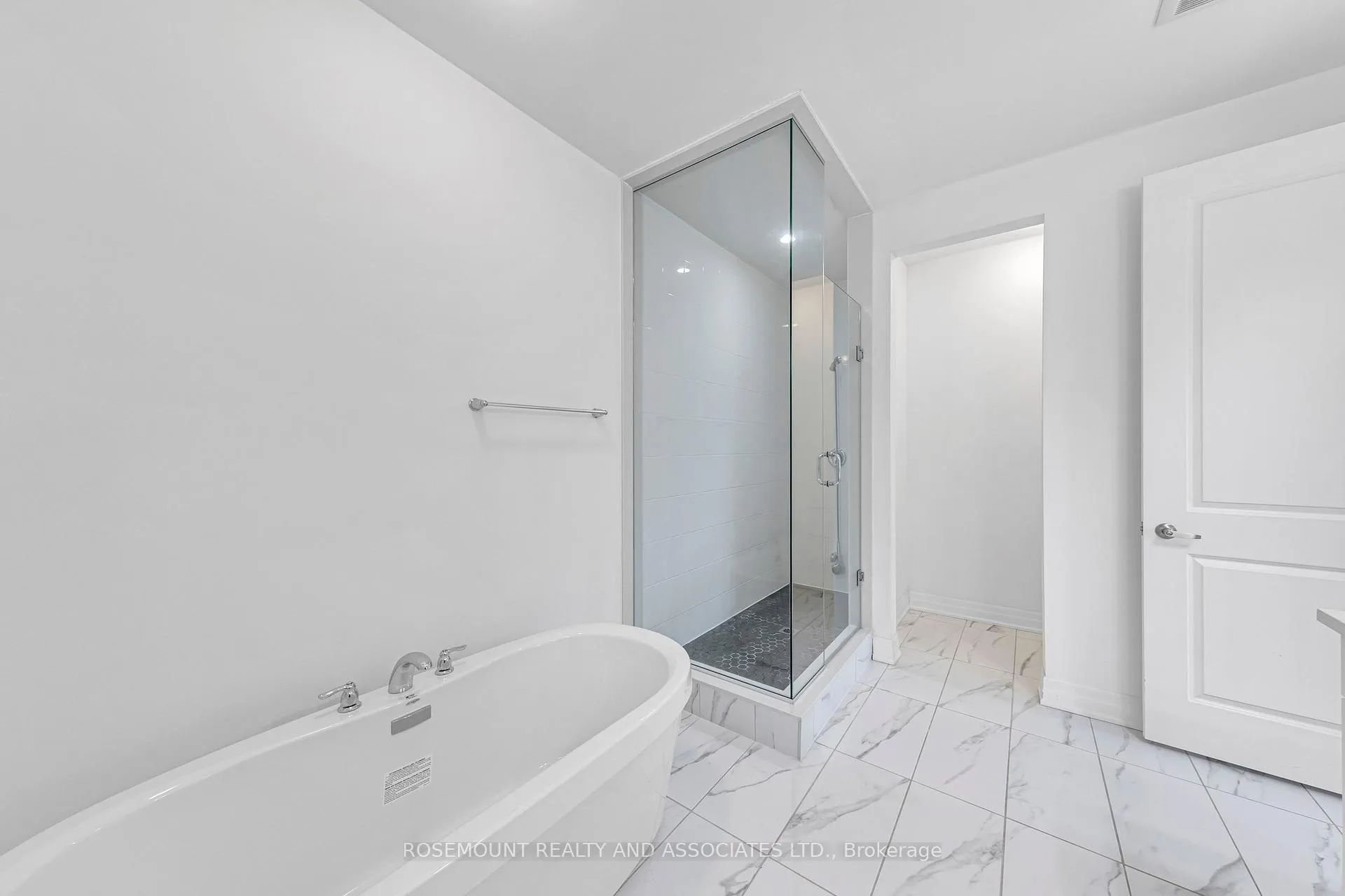 Photo 38 of 1423 Swallowtail Lane, Pickering, Rural Pickering — HOMEH