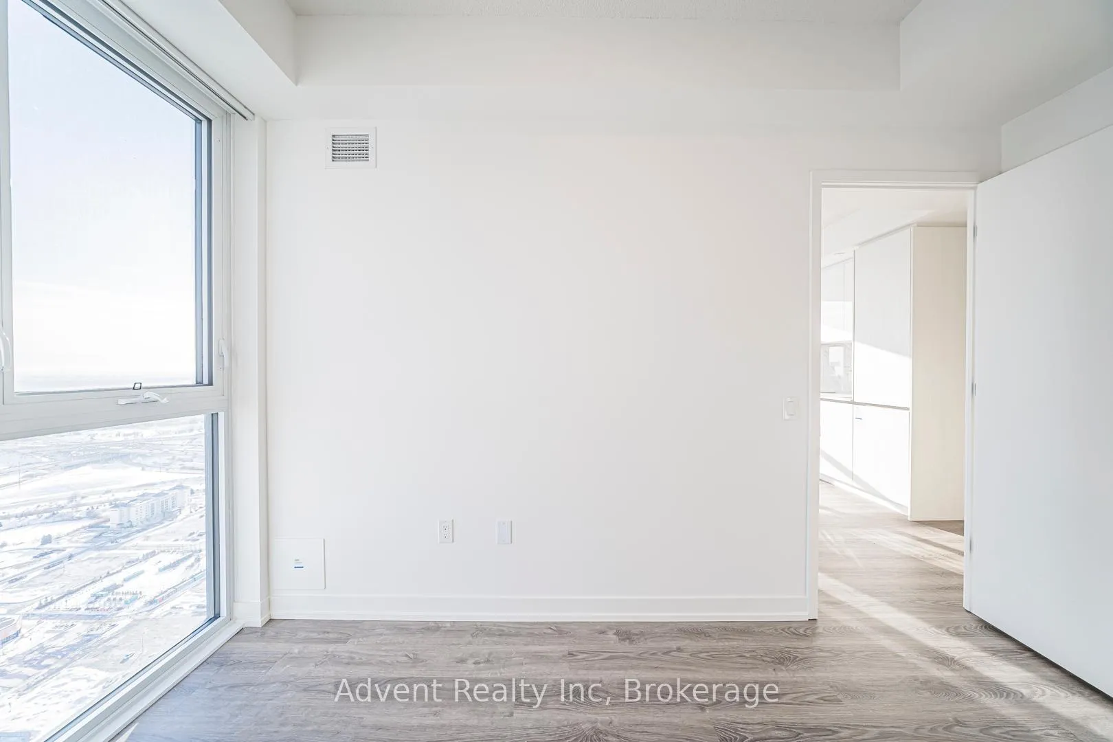 Photo 12 of Unit 5512, 8 Interchange Way, Vaughan, Vaughan Corporate Centre — HOMEH