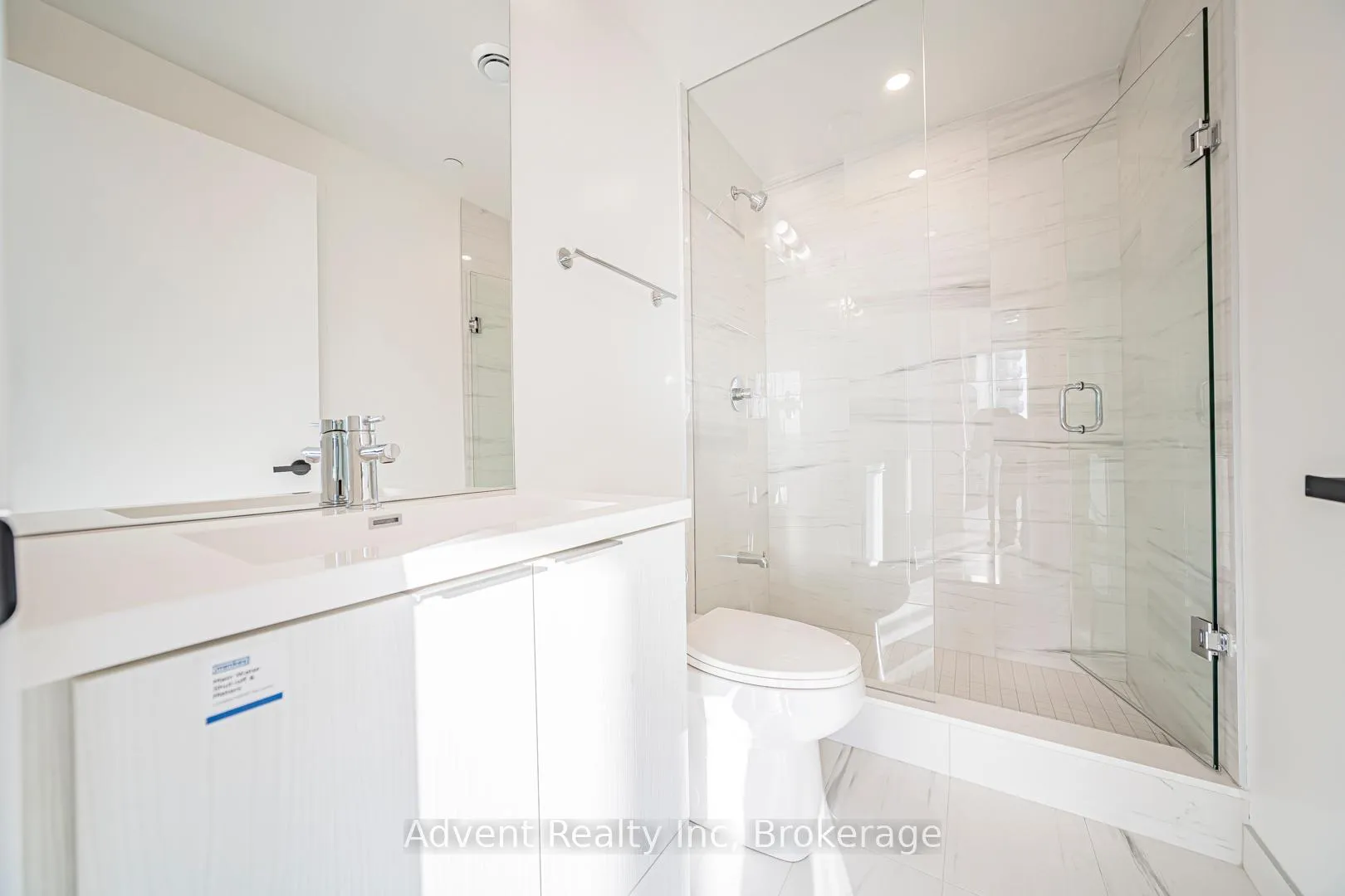 Photo 17 of Unit 5512, 8 Interchange Way, Vaughan, Vaughan Corporate Centre — HOMEH