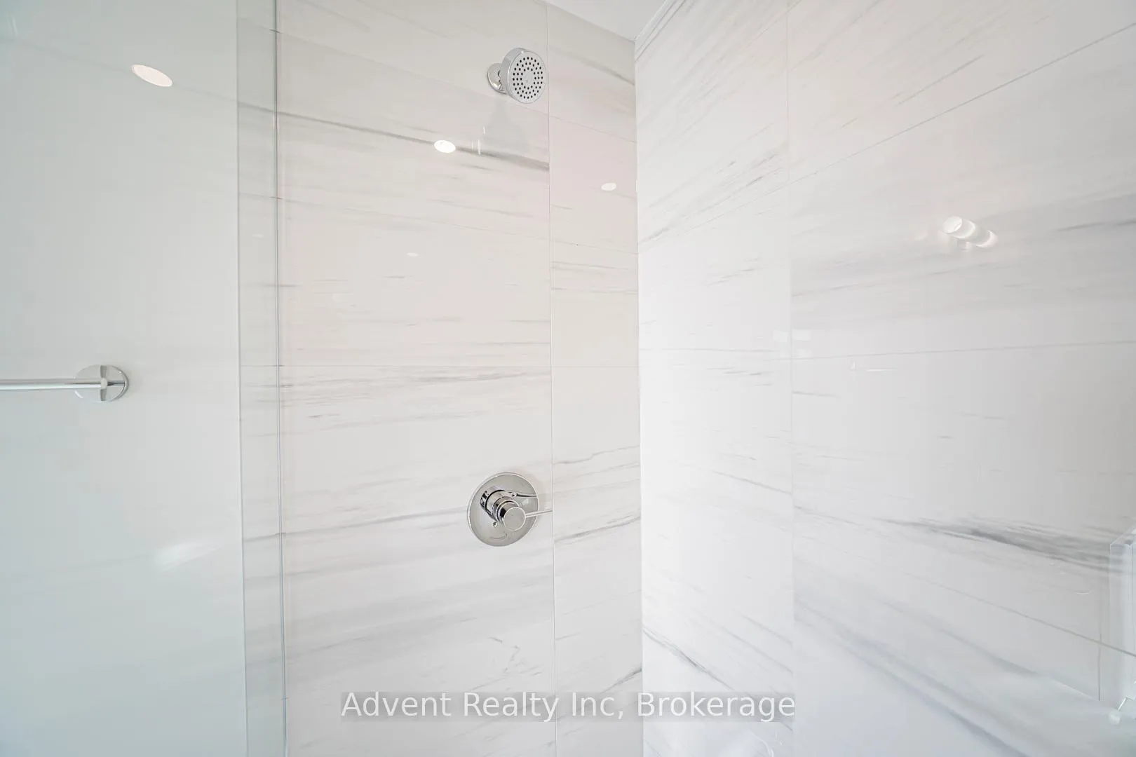 Photo 19 of Unit 5512, 8 Interchange Way, Vaughan, Vaughan Corporate Centre — HOMEH