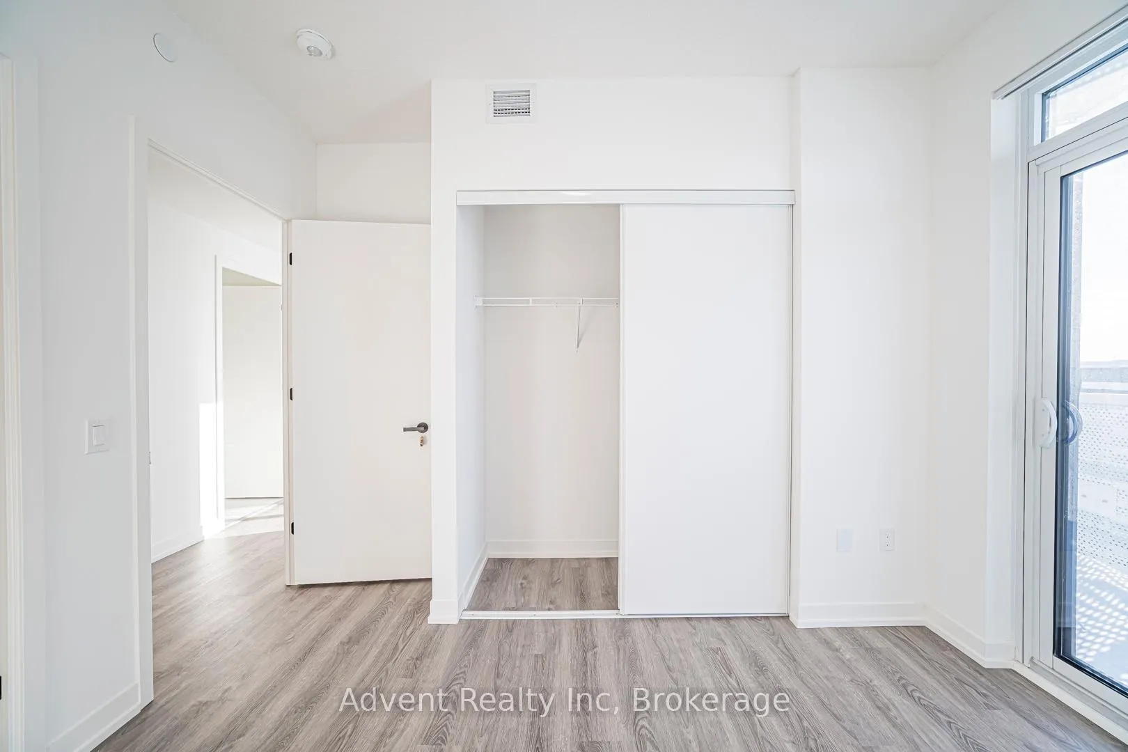 Photo 25 of Unit 5512, 8 Interchange Way, Vaughan, Vaughan Corporate Centre — HOMEH