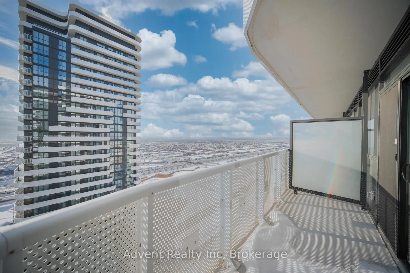 Photo 41 of Unit 5512, 8 Interchange Way, Vaughan, Vaughan Corporate Centre — HOMEH