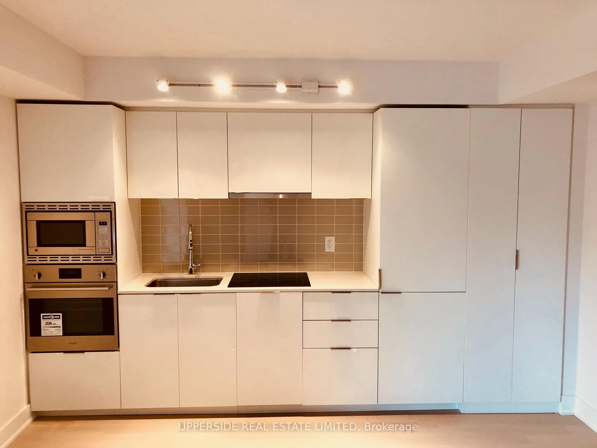Photo 4 of Unit 207, 955 Bay Street, Toronto, Bay Street Corridor — HOMEH