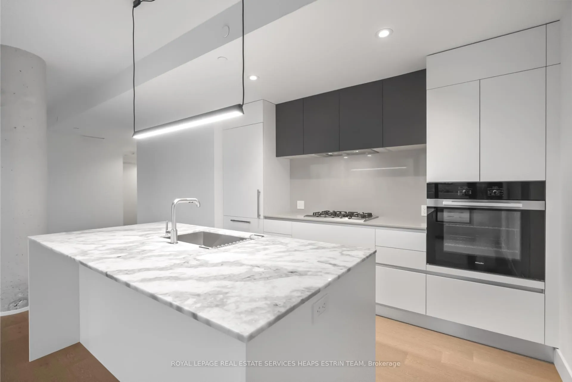 Photo 5 of Unit 606, 1414 Bayview Avenue, Toronto, Mount Pleasant East — HOMEH