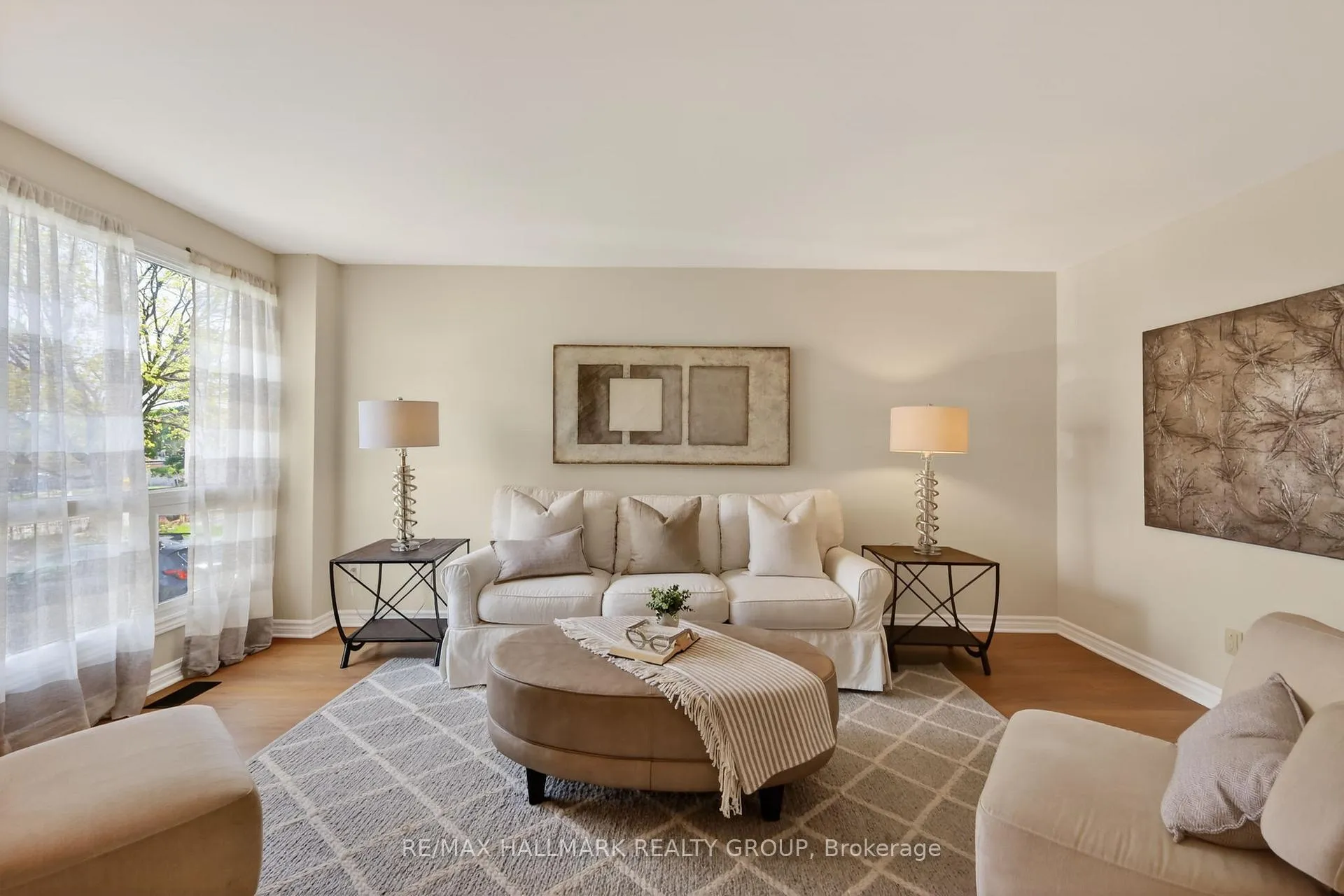 Photo 4 of 1458 Lassiter Terrace, Ottawa, Beaconwood — HOMEH