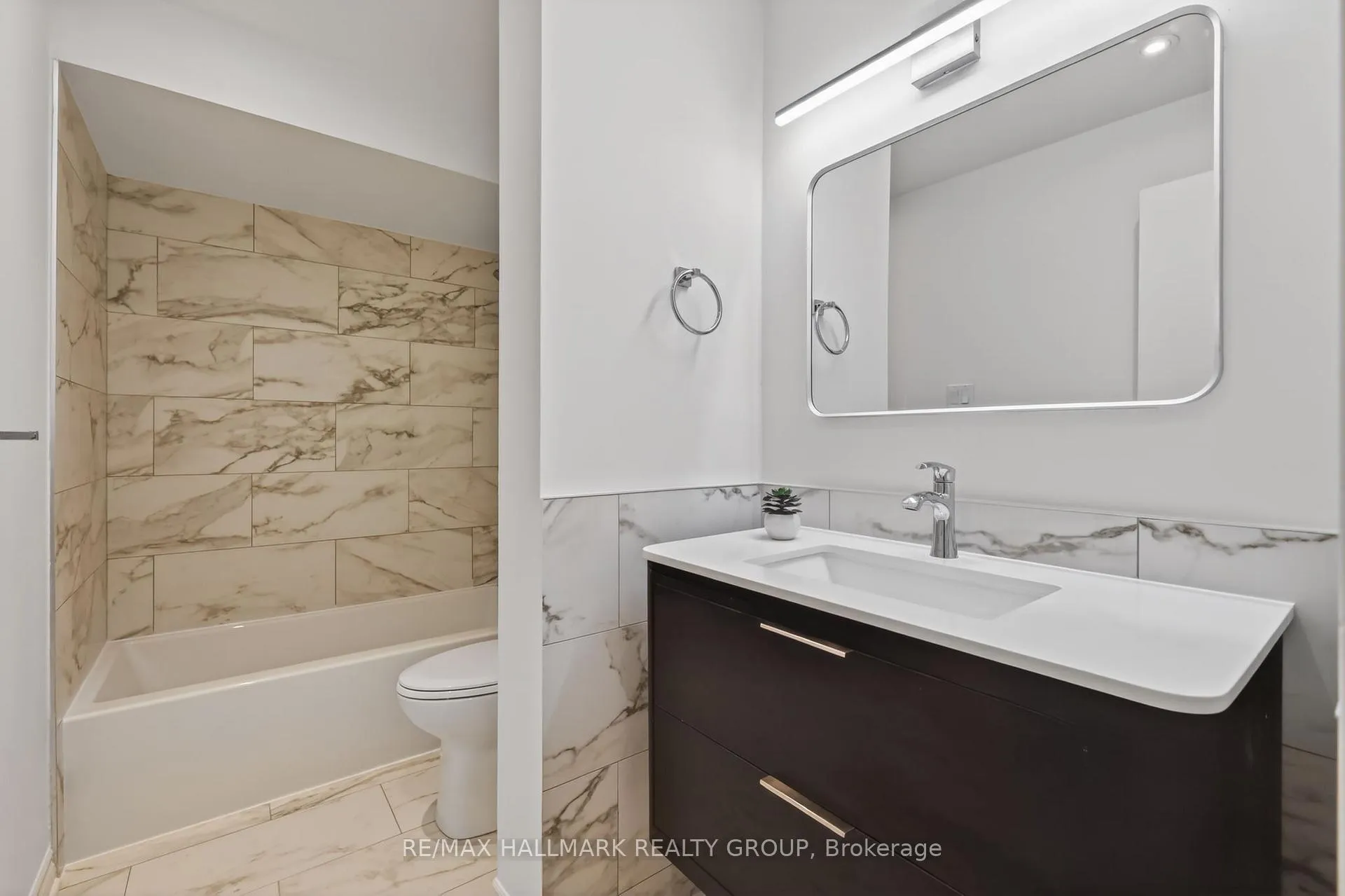 Photo 15 of 1458 Lassiter Terrace, Ottawa, Beaconwood — HOMEH