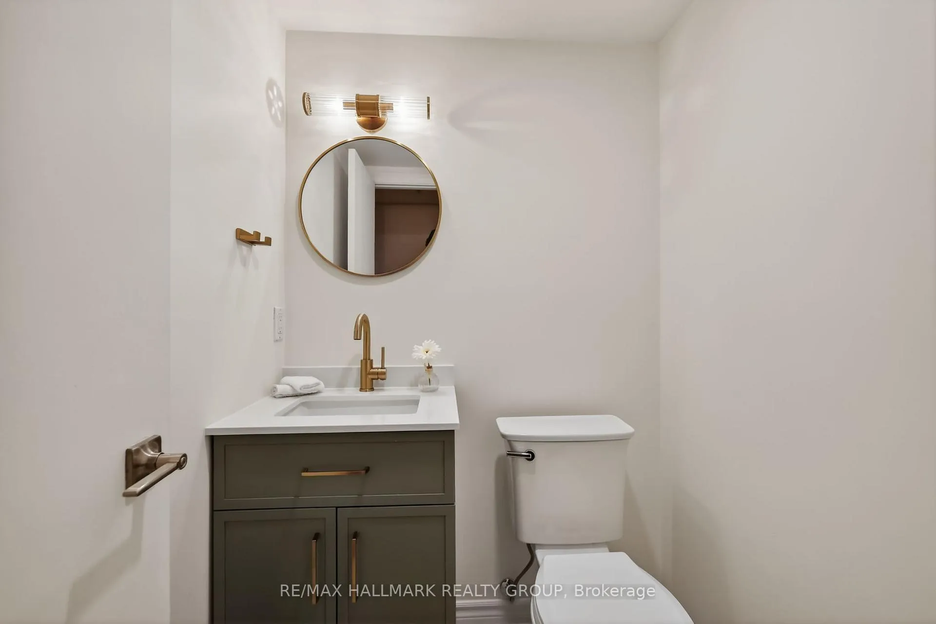 Photo 18 of 1458 Lassiter Terrace, Ottawa, Beaconwood — HOMEH