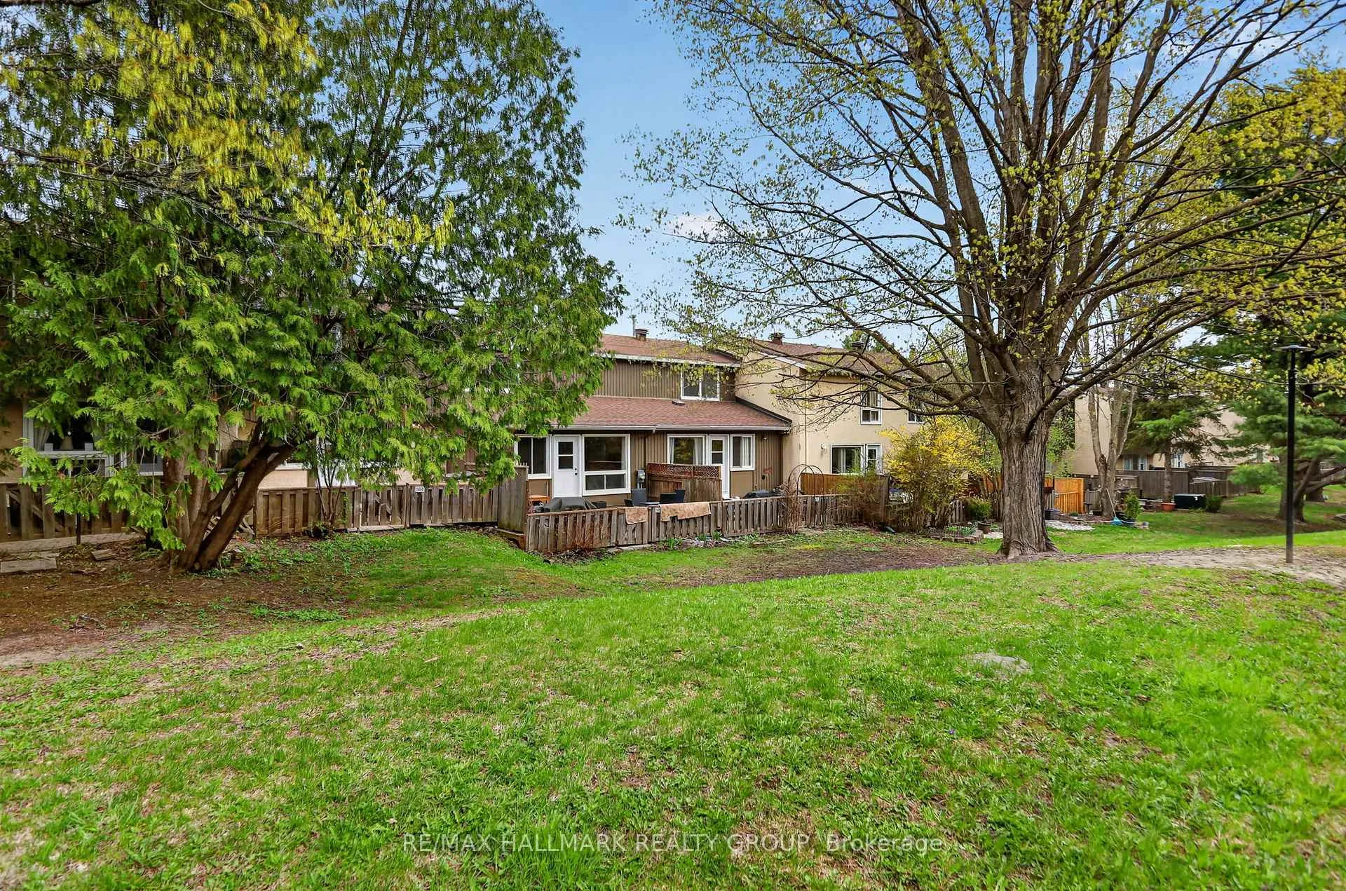 Photo 20 of 1458 Lassiter Terrace, Ottawa, Beaconwood — HOMEH