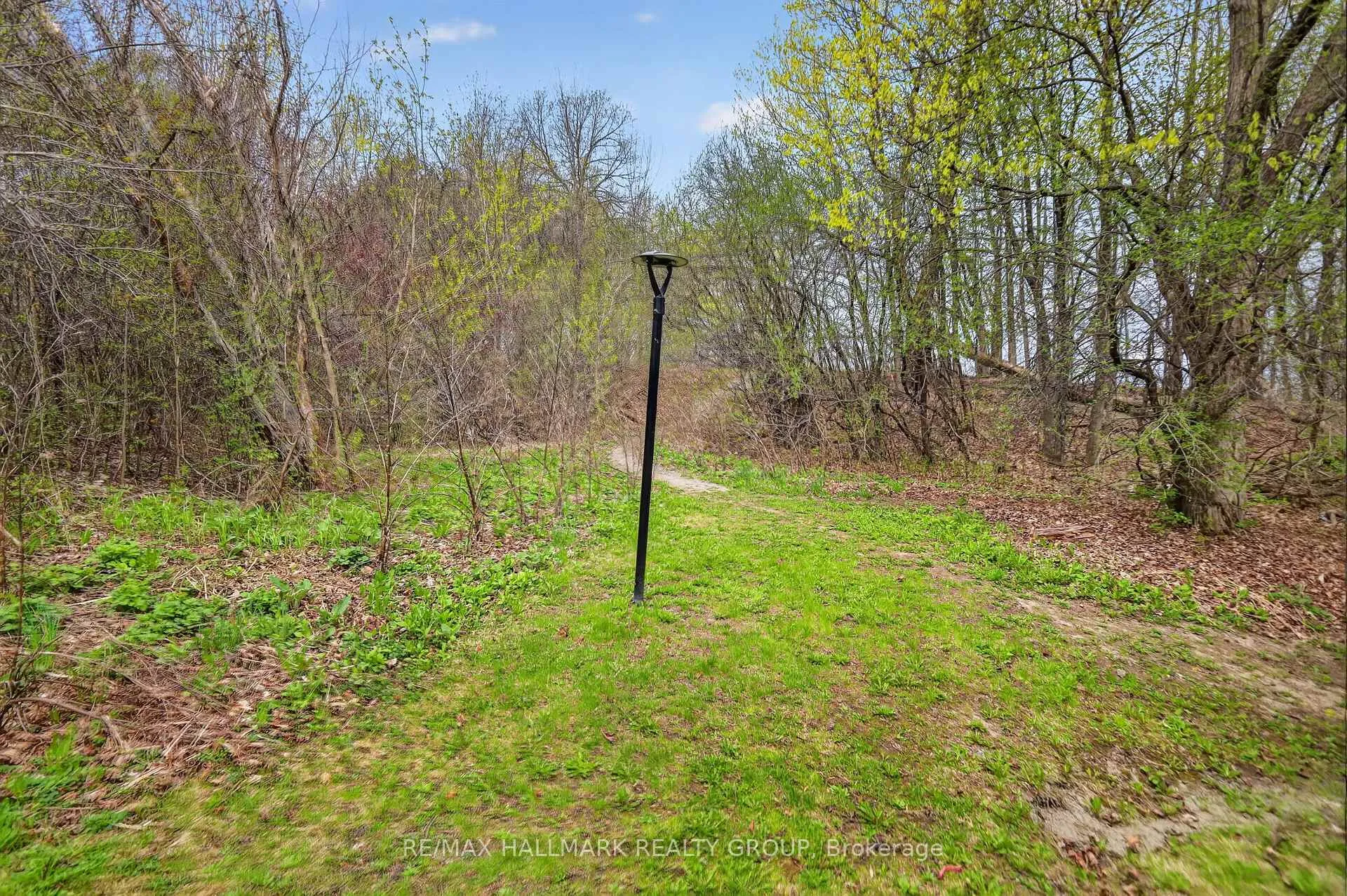 Photo 21 of 1458 Lassiter Terrace, Ottawa, Beaconwood — HOMEH