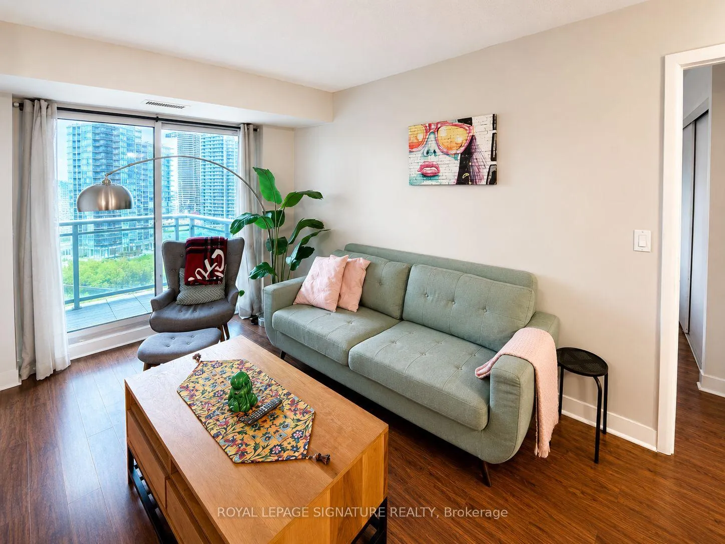 Photo 3 of Unit 1102, 155 Legion Road, Etobicoke, Mimico — HOMEH