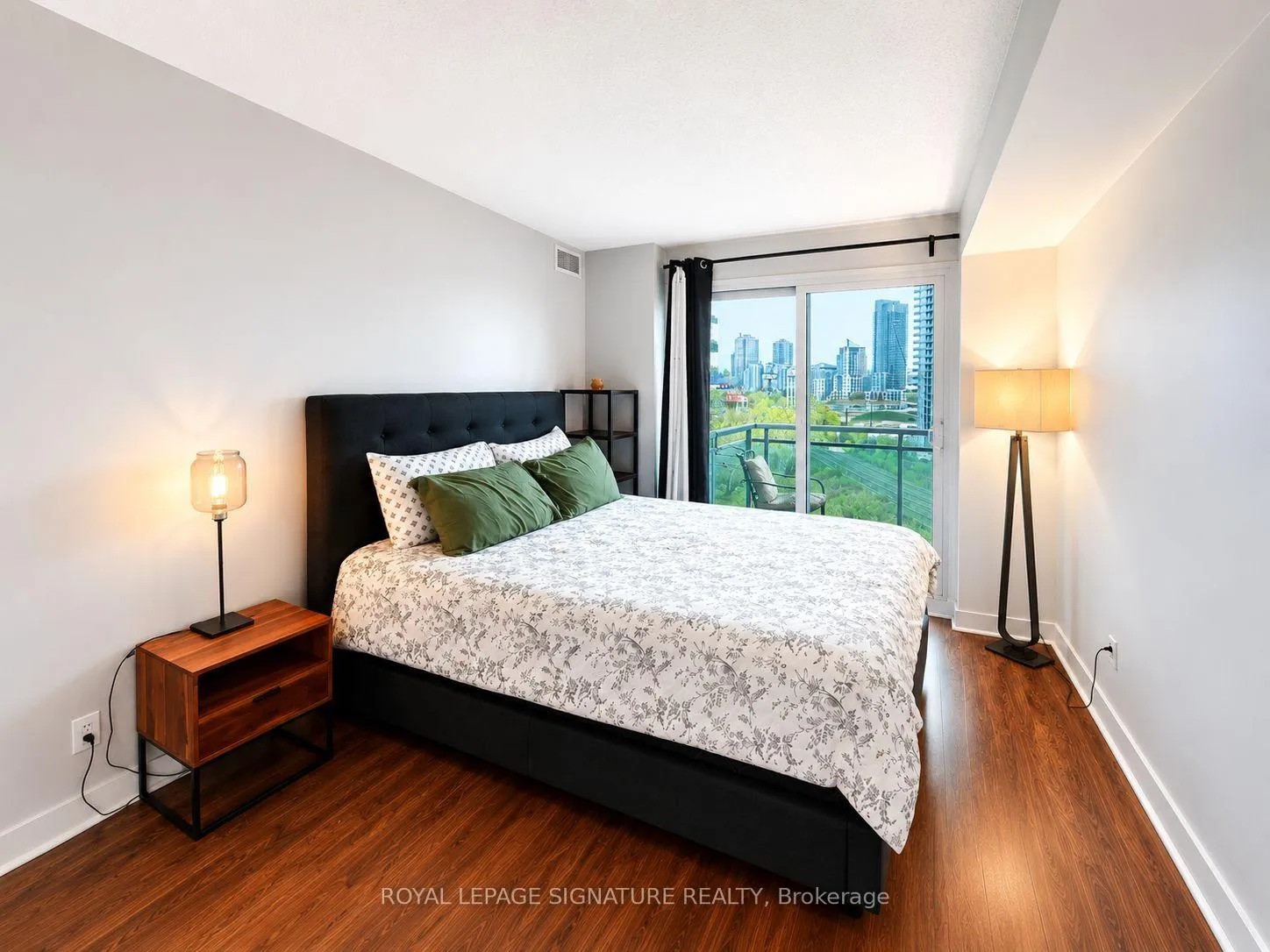 Photo 5 of Unit 1102, 155 Legion Road, Etobicoke, Mimico — HOMEH