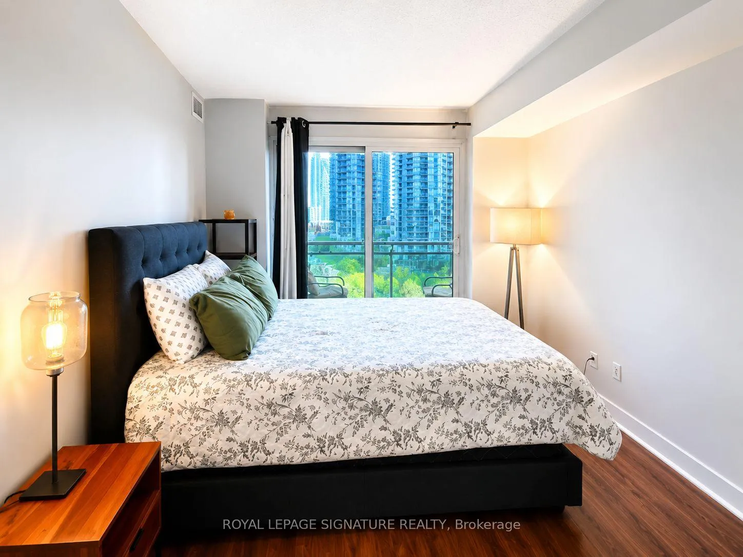 Photo 6 of Unit 1102, 155 Legion Road, Etobicoke, Mimico — HOMEH