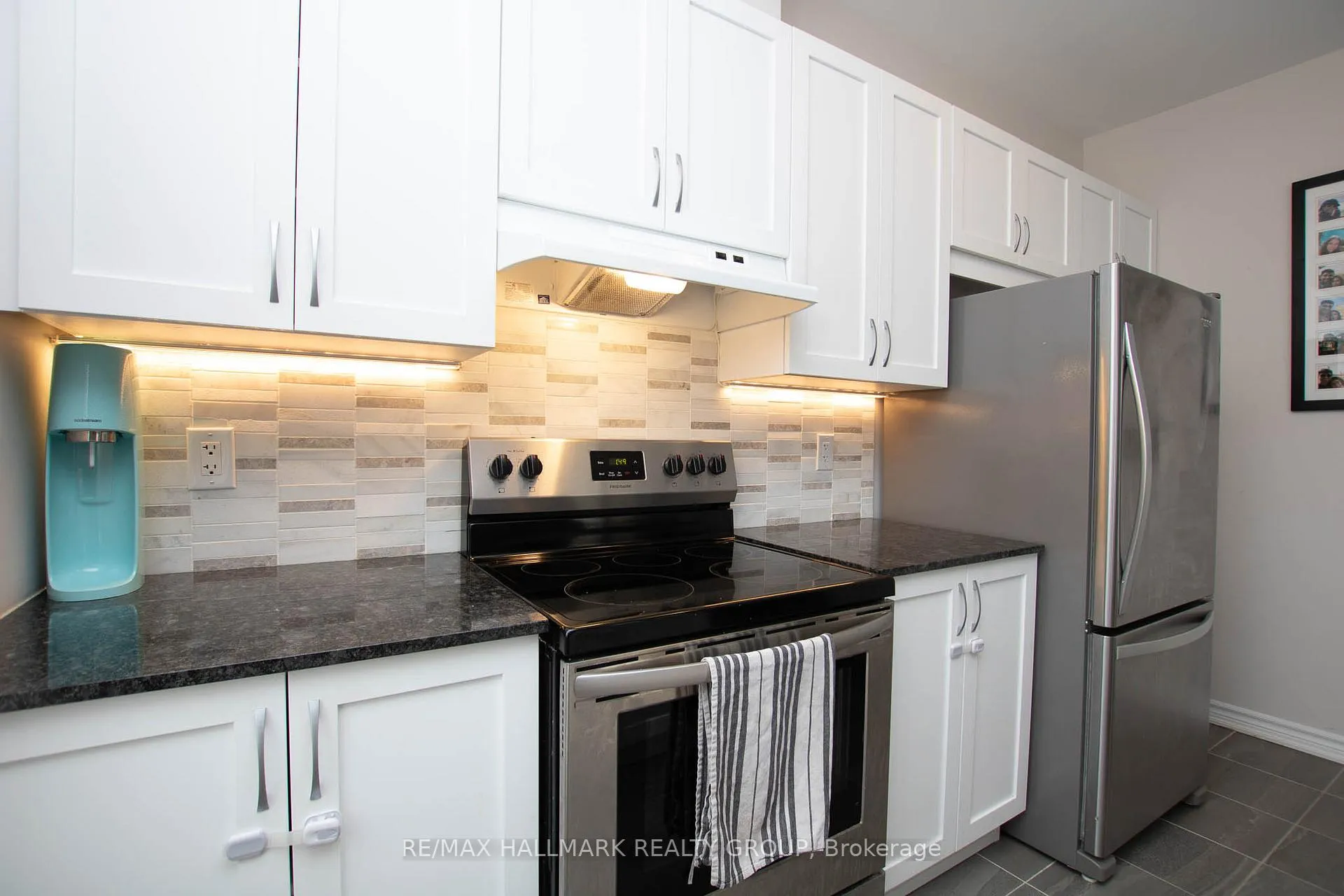 Photo 11 of 625 Crevier Walk, Ottawa, Chapel Hill South - Orleans Village — HOMEH