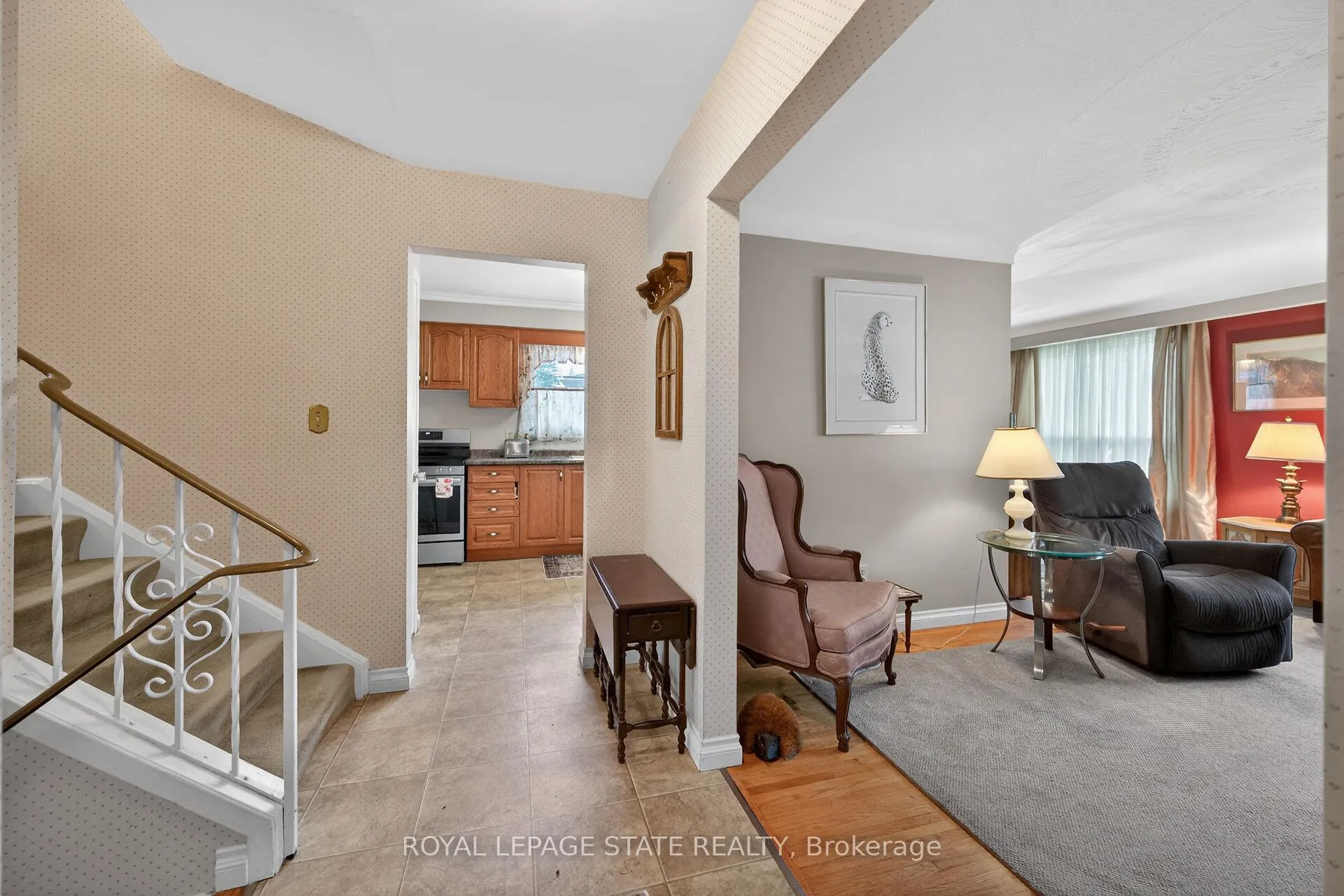 Photo 6 of 582 Woodview Road, Burlington, Roseland — HOMEH