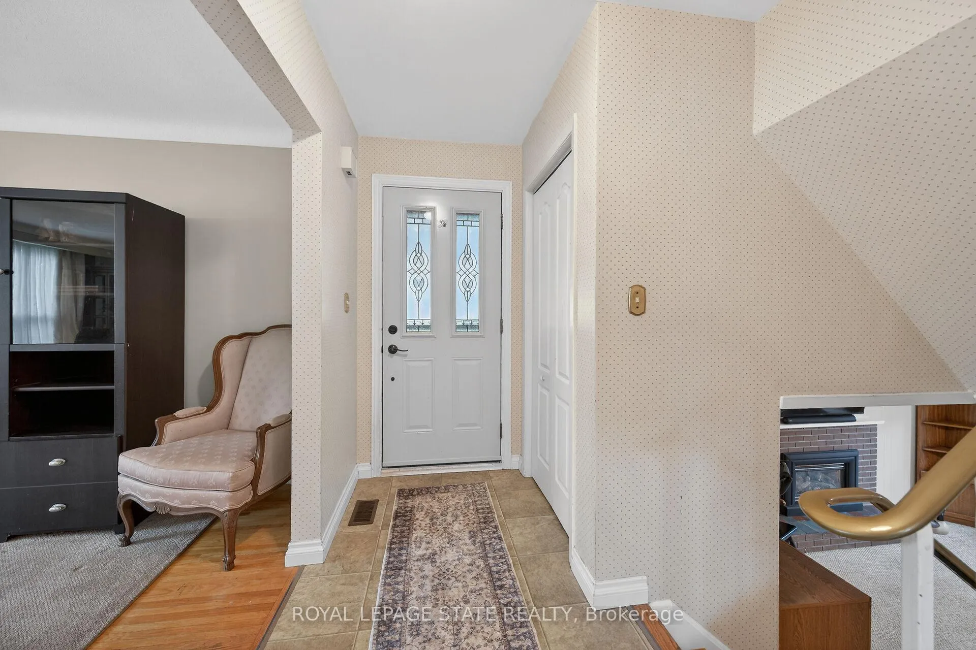 Photo 7 of 582 Woodview Road, Burlington, Roseland — HOMEH