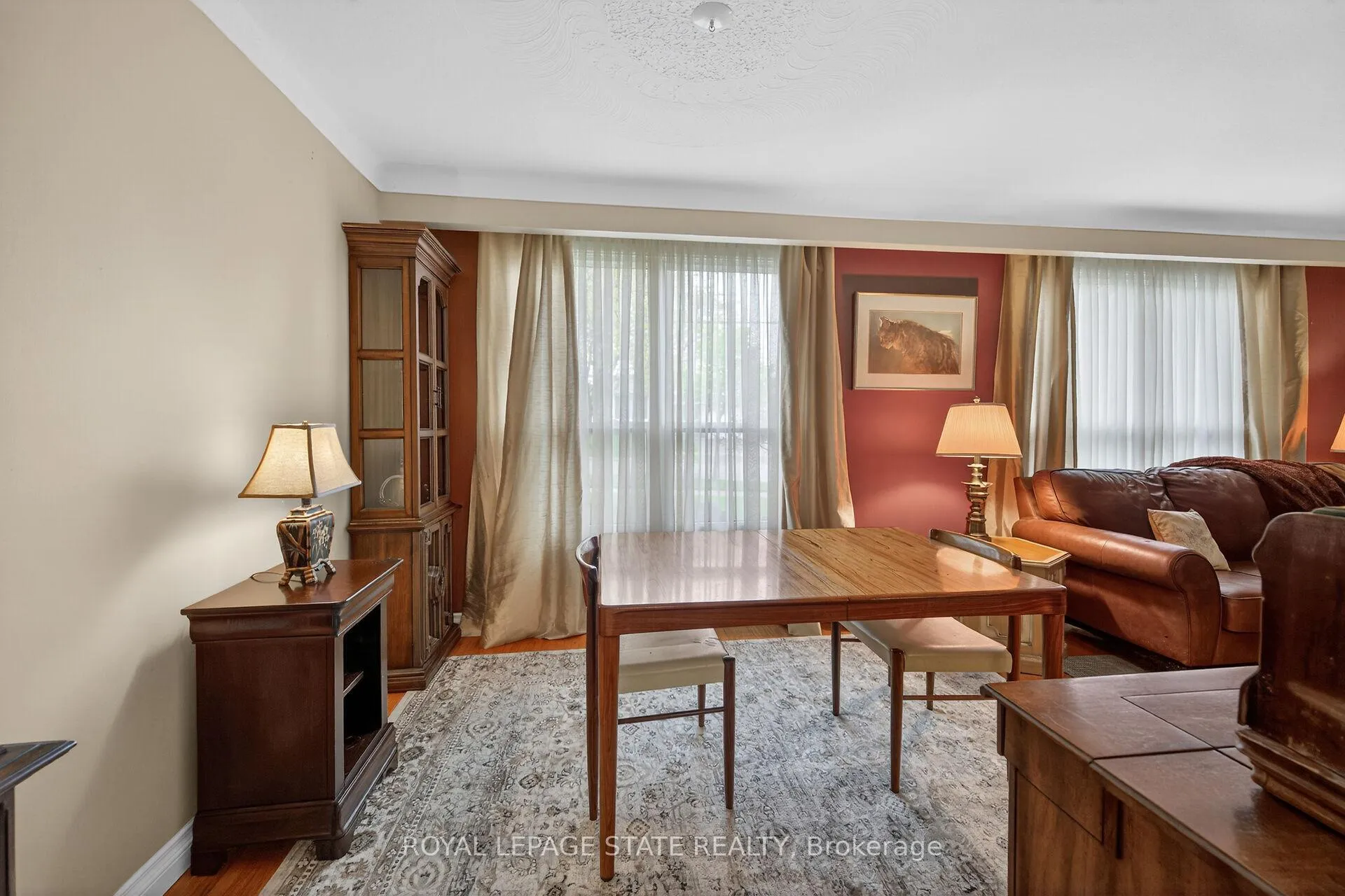 Photo 14 of 582 Woodview Road, Burlington, Roseland — HOMEH