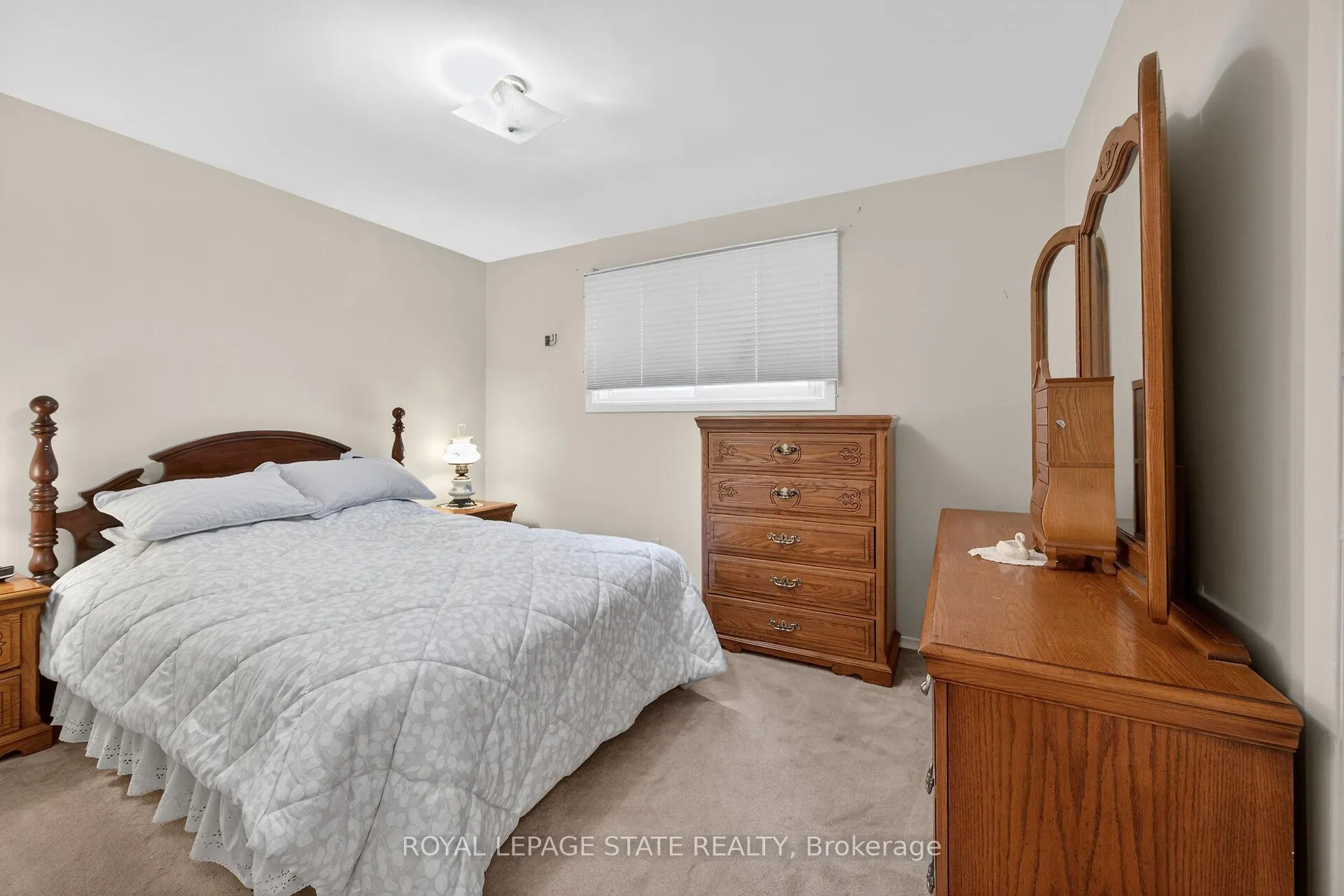Photo 21 of 582 Woodview Road, Burlington, Roseland — HOMEH