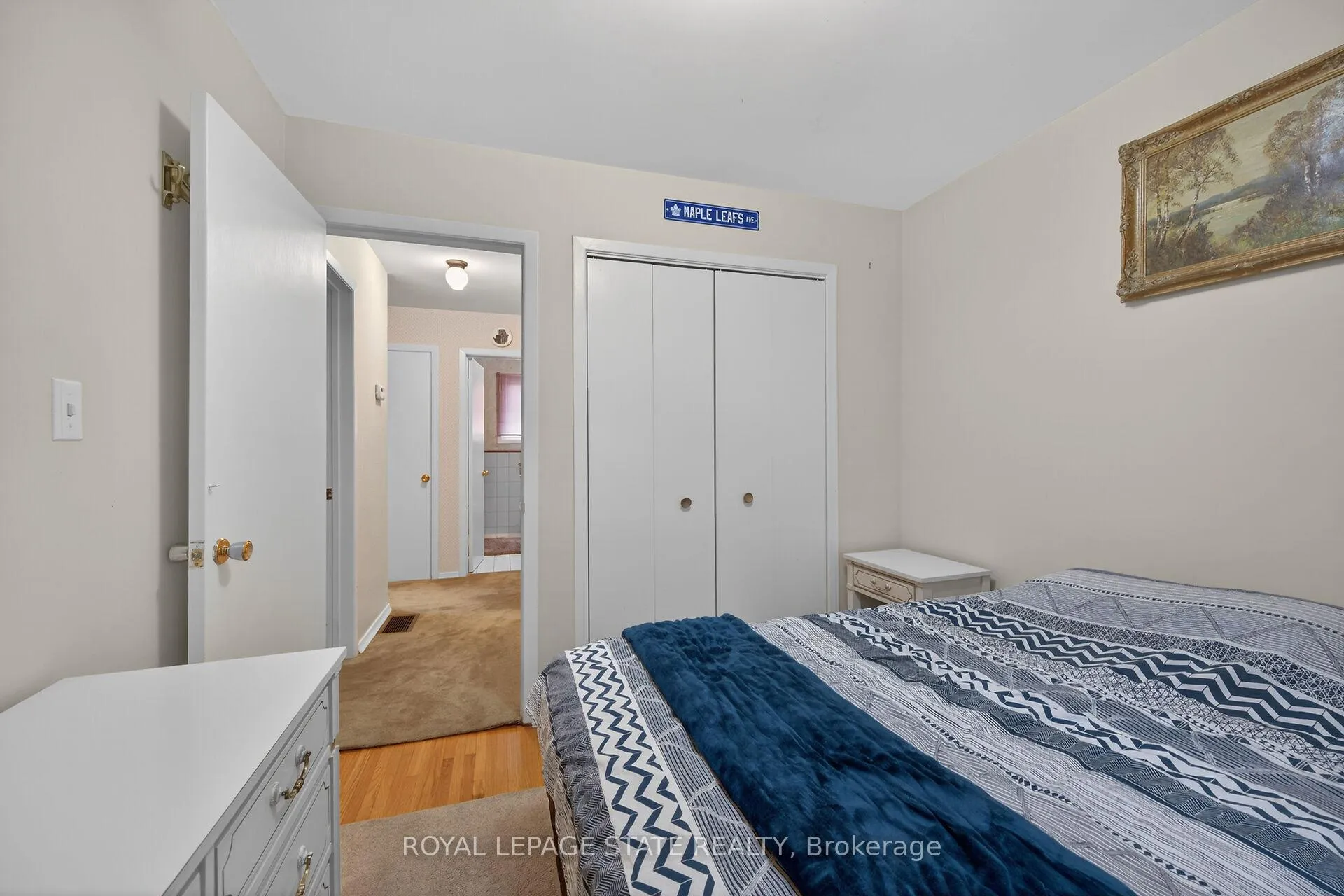 Photo 25 of 582 Woodview Road, Burlington, Roseland — HOMEH