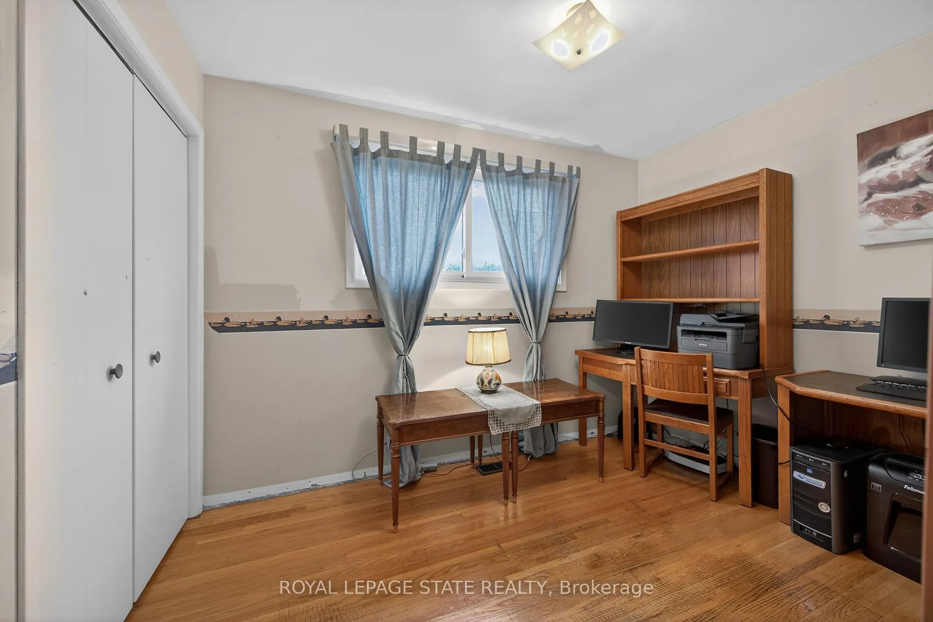 Photo 26 of 582 Woodview Road, Burlington, Roseland — HOMEH