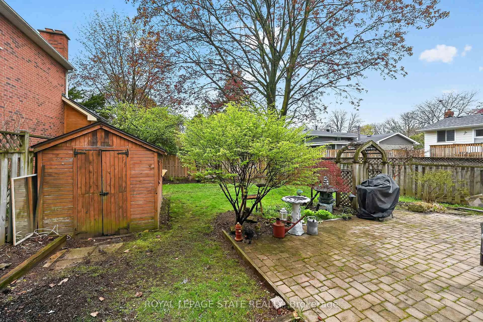 Photo 38 of 582 Woodview Road, Burlington, Roseland — HOMEH