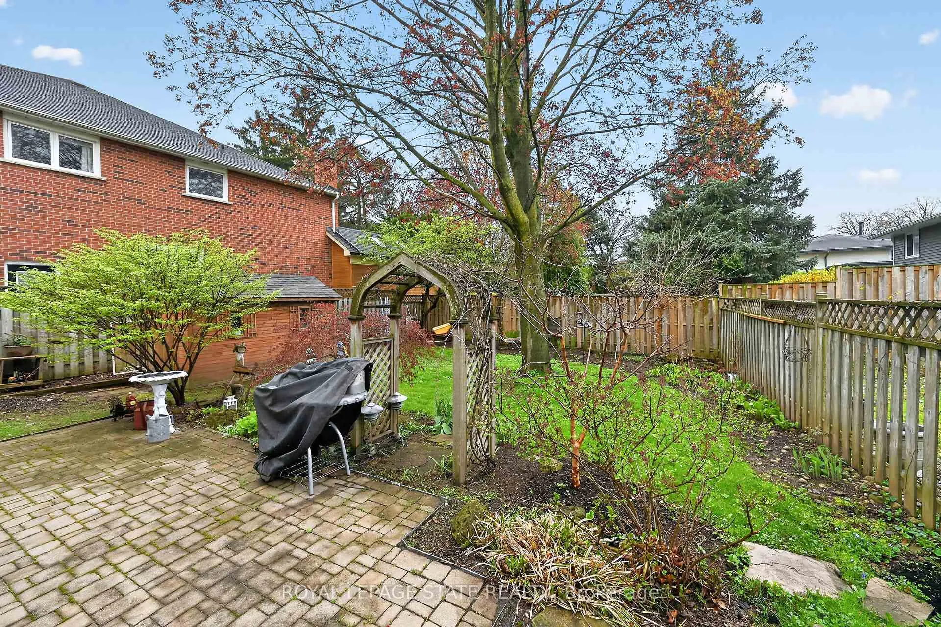 Photo 41 of 582 Woodview Road, Burlington, Roseland — HOMEH