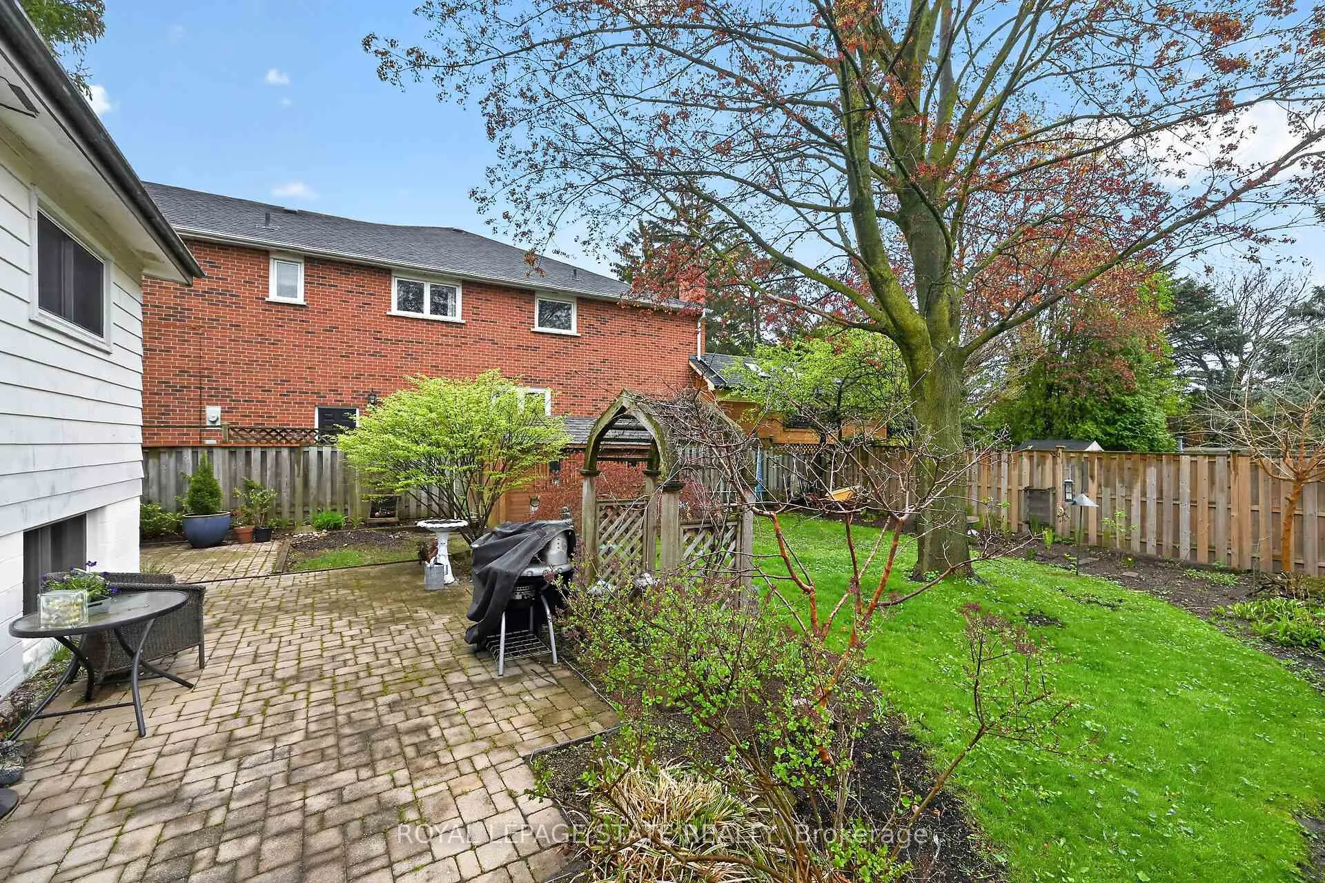 Photo 42 of 582 Woodview Road, Burlington, Roseland — HOMEH
