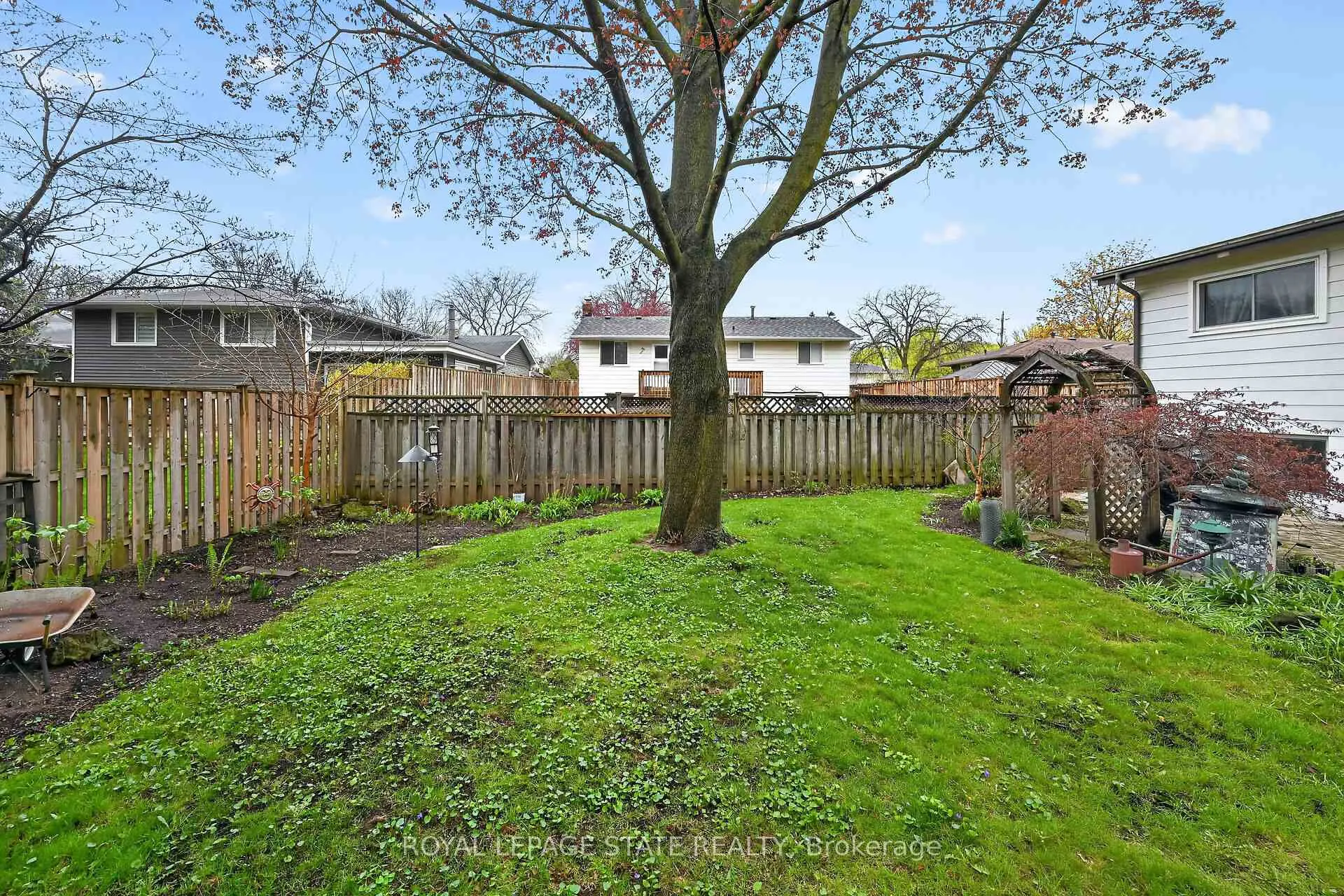 Photo 47 of 582 Woodview Road, Burlington, Roseland — HOMEH