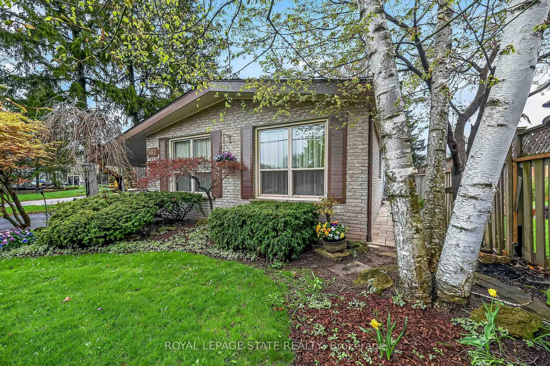 Photo 50 of 582 Woodview Road, Burlington, Roseland — HOMEH