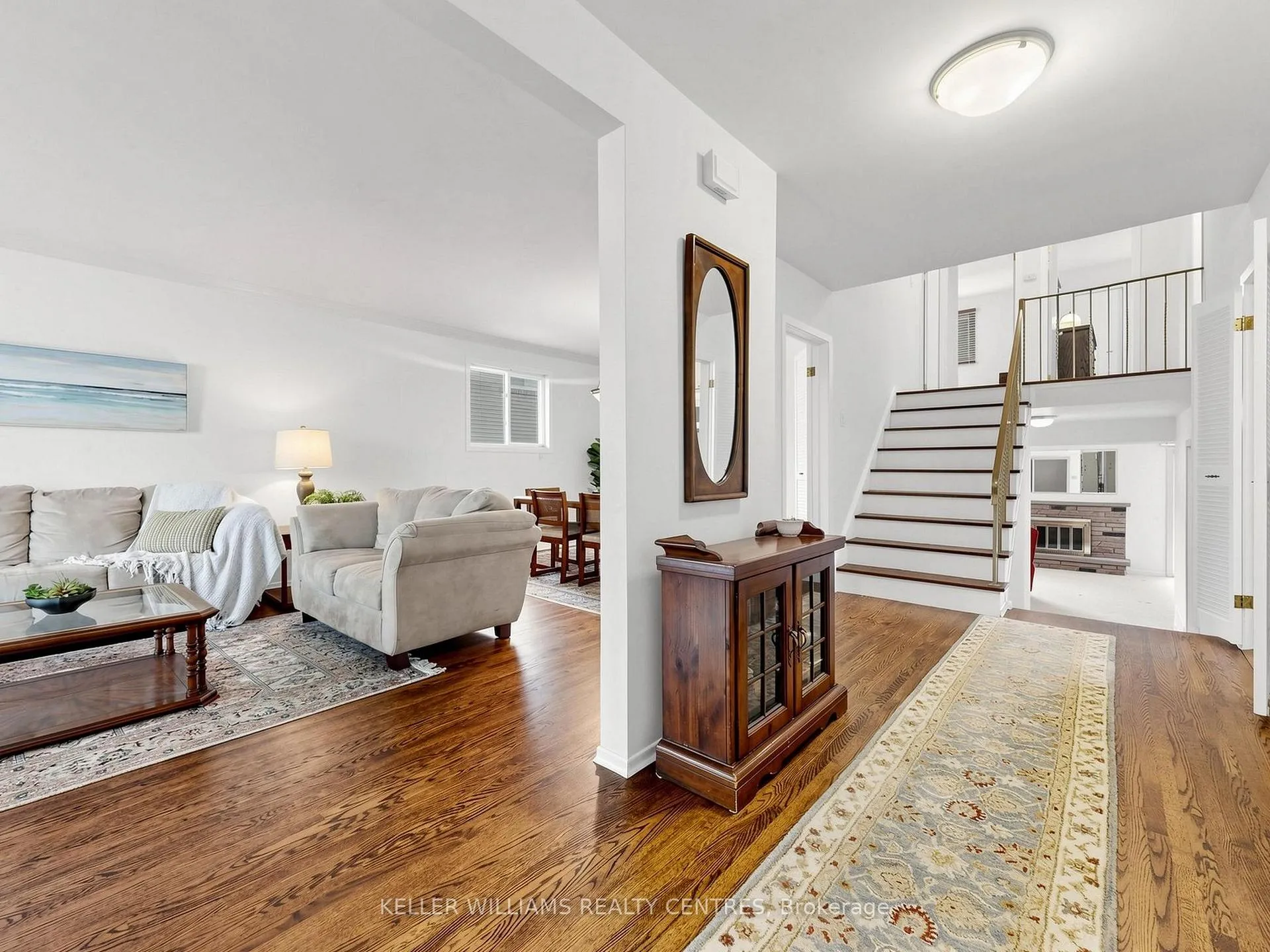Photo 5 of 22 Coral Harbour Crescent, Markham, Bayview Fairway-Bayview Country Club Estates — HOMEH