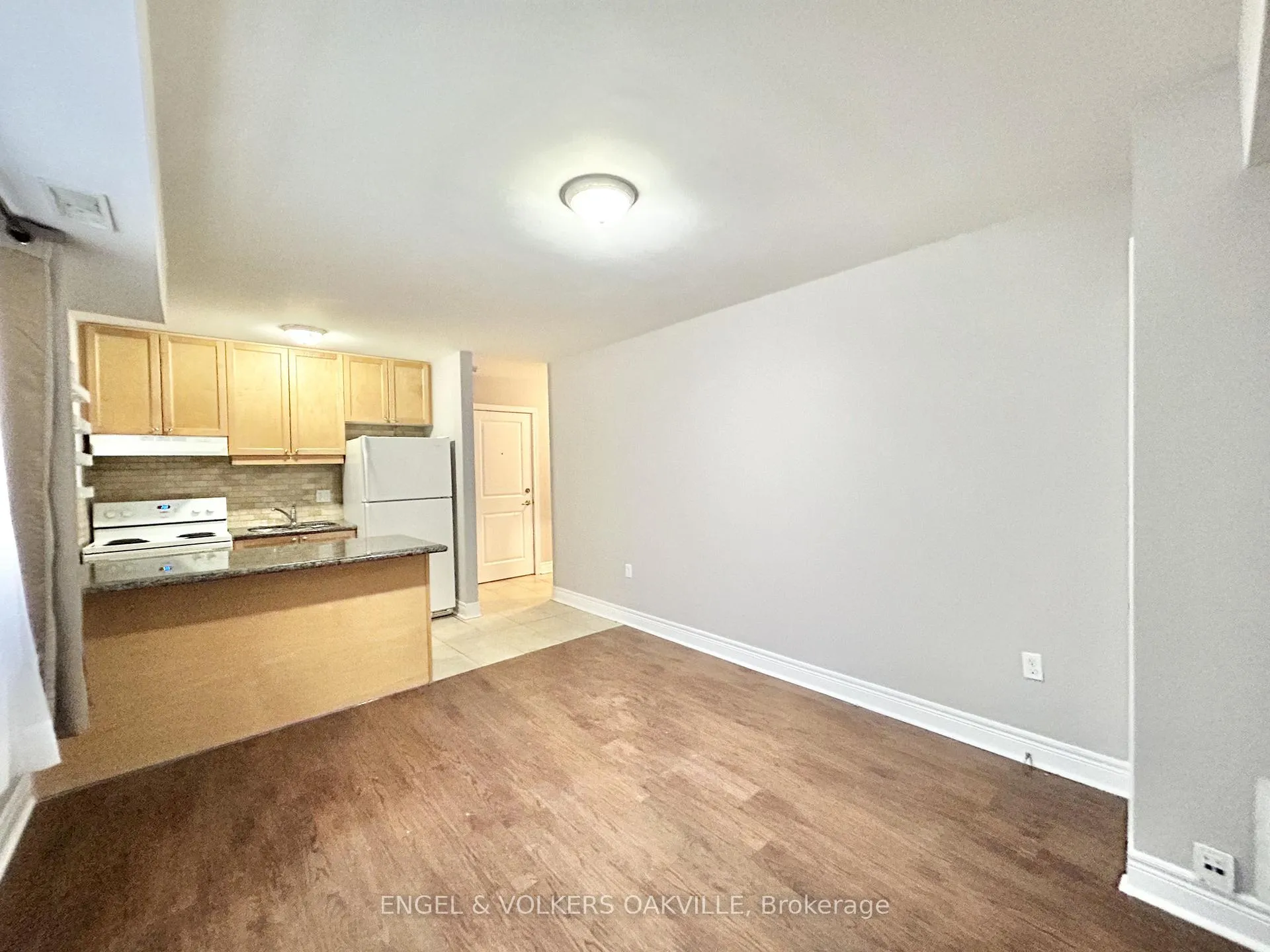 Photo 3 of Unit 108, 9 Thirty Third Street, Etobicoke, Long Branch — HOMEH