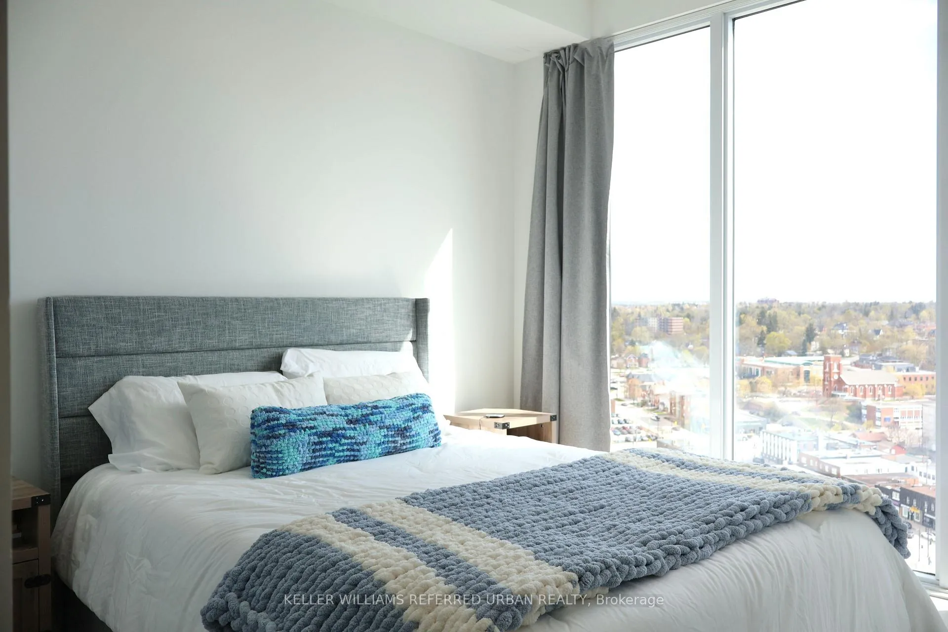 Photo 6 of Unit 1608, 39 Mary Street, Barrie, City Centre — HOMEH