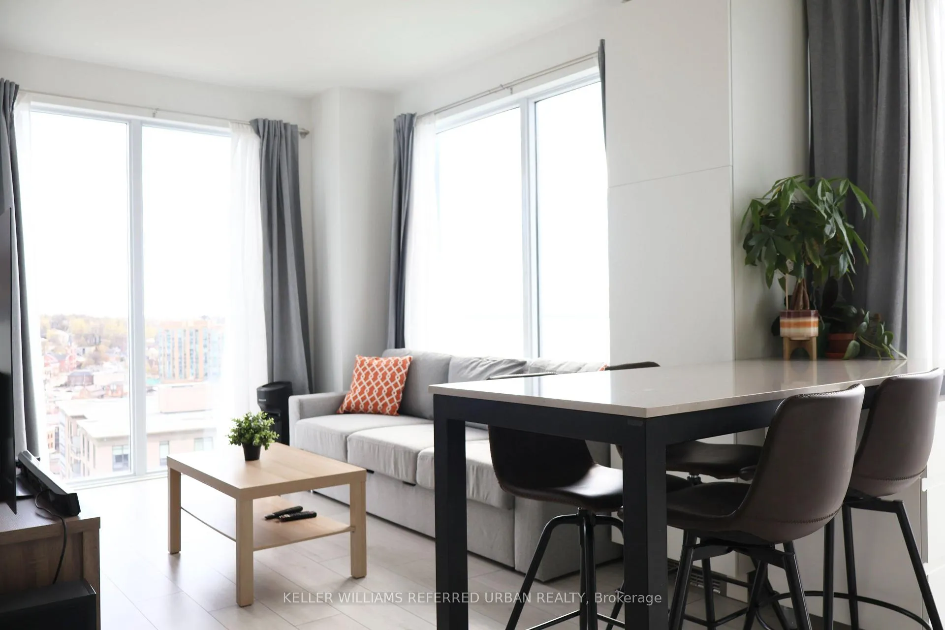 Photo 18 of Unit 1608, 39 Mary Street, Barrie, City Centre — HOMEH