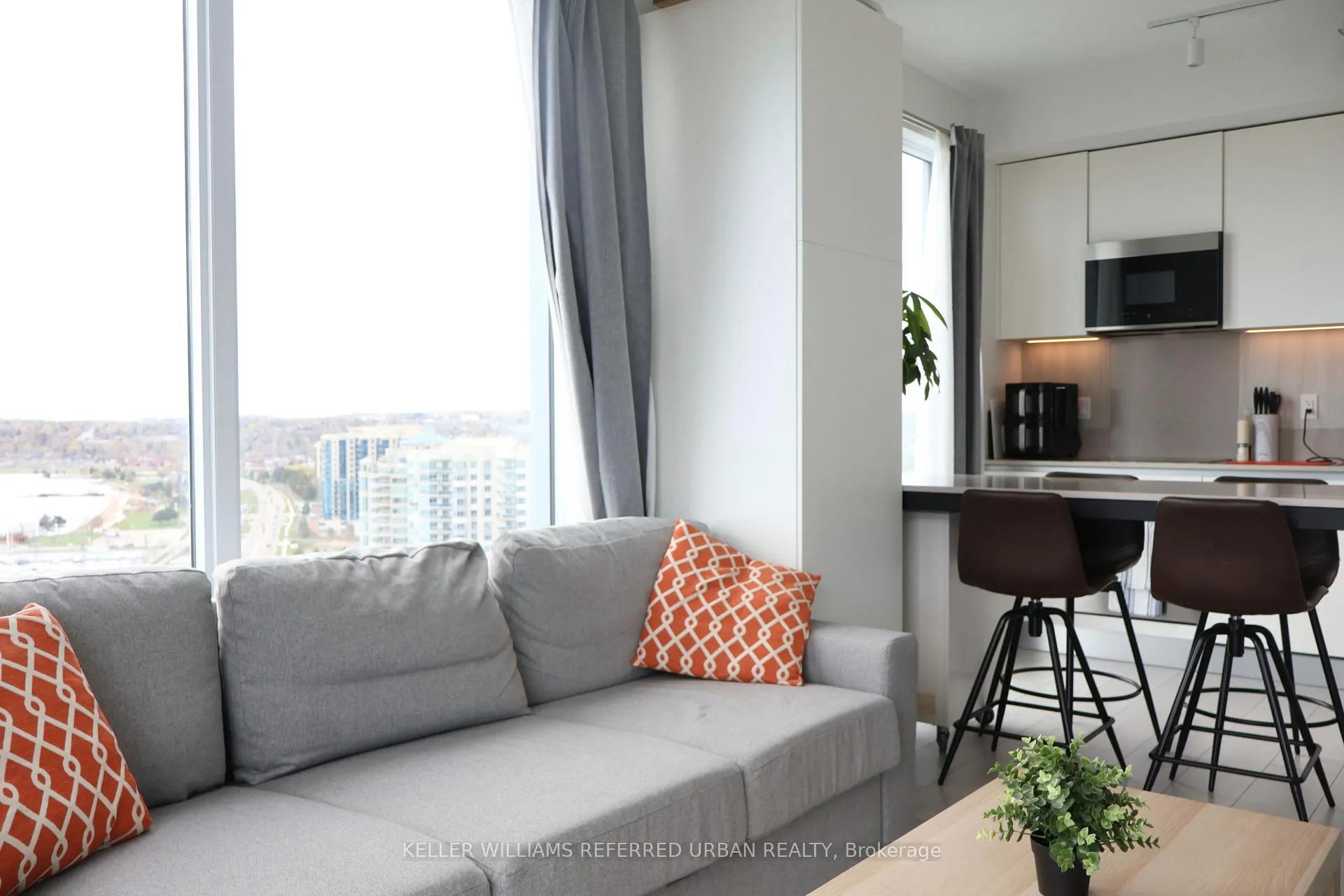 Photo 19 of Unit 1608, 39 Mary Street, Barrie, City Centre — HOMEH