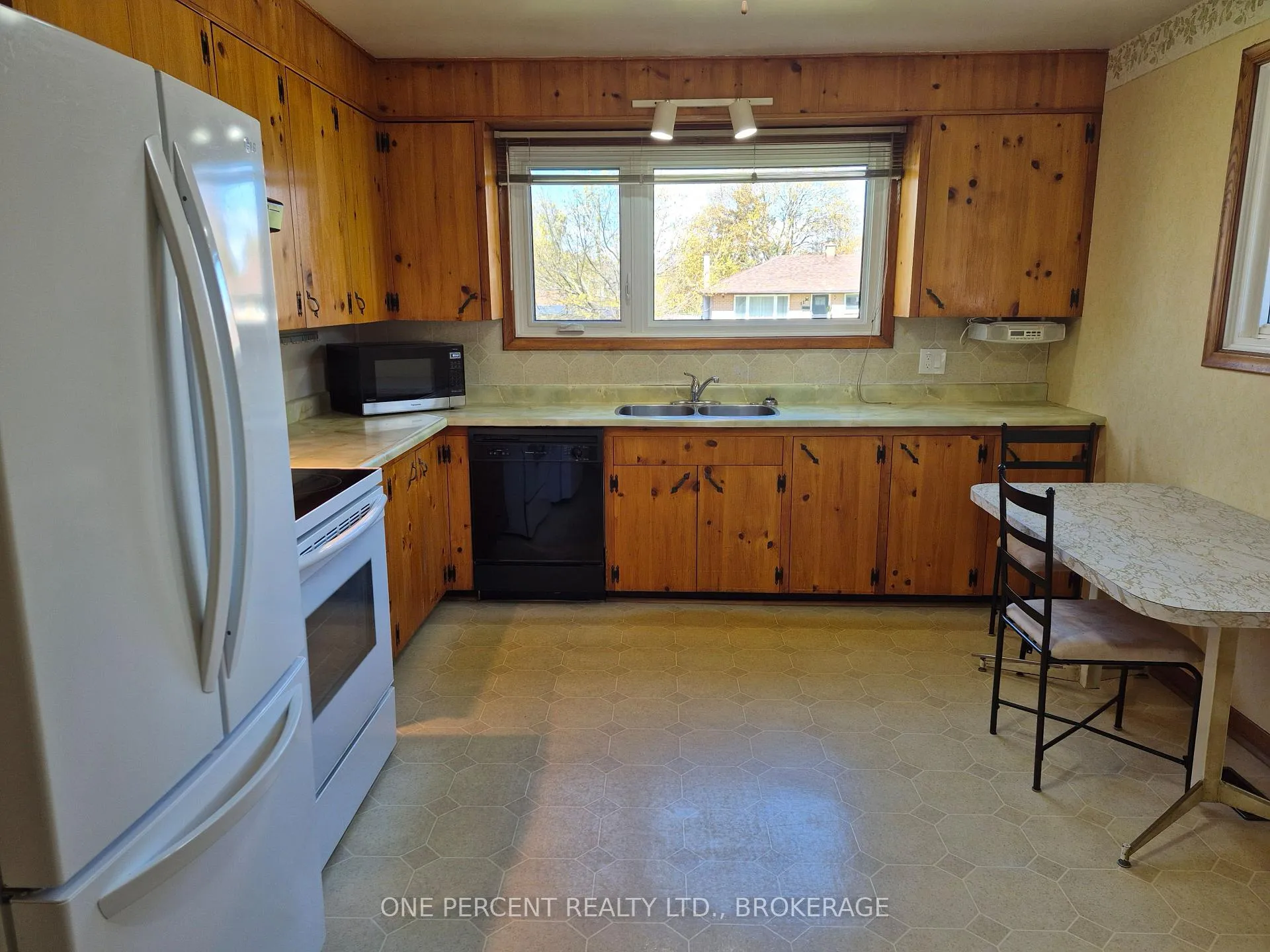Photo 12 of 12 Campbell Crescent, Kingston, Central City West — HOMEH