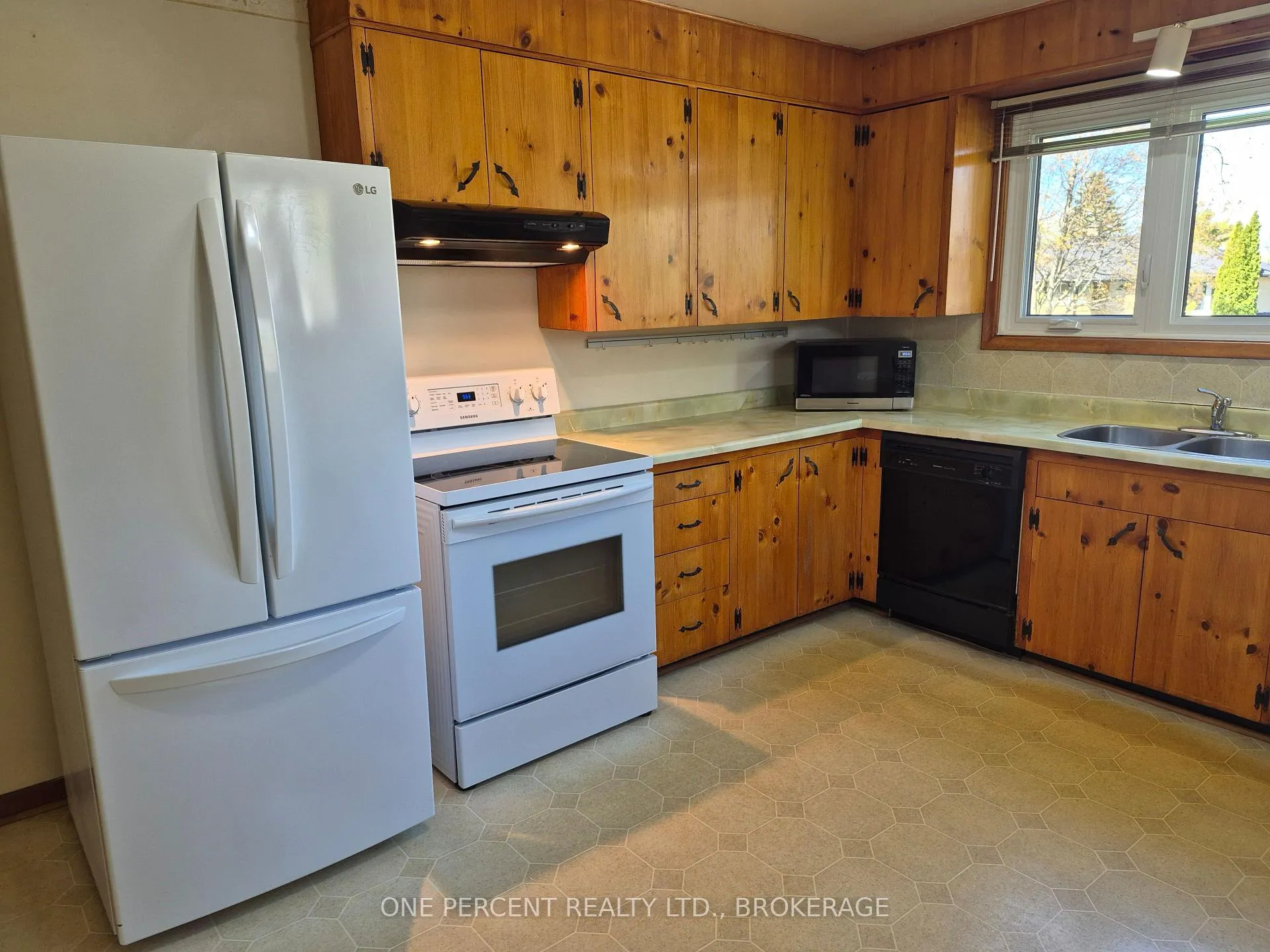 Photo 15 of 12 Campbell Crescent, Kingston, Central City West — HOMEH