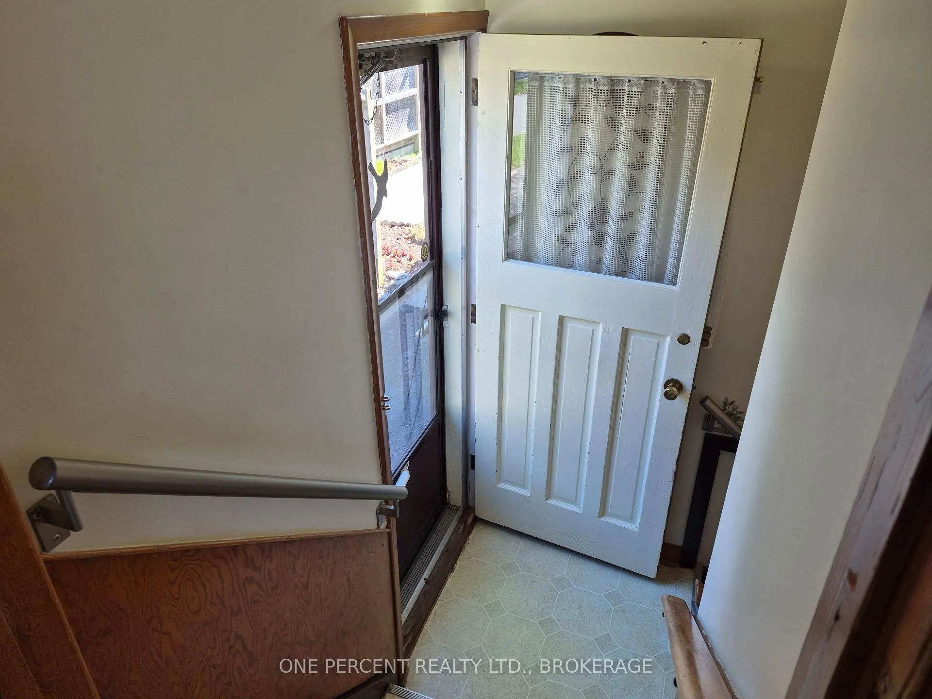Photo 17 of 12 Campbell Crescent, Kingston, Central City West — HOMEH