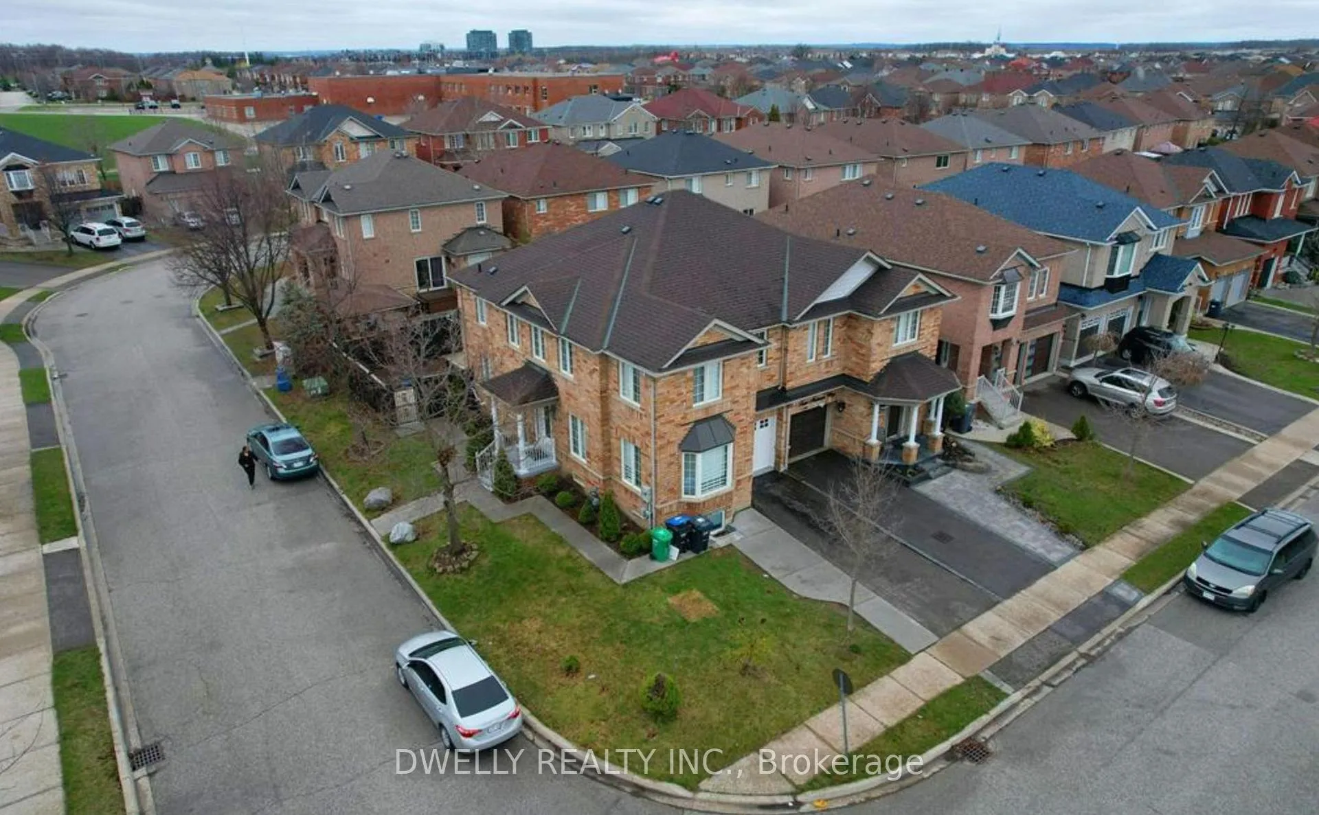 Photo 2 of 29 Trudelle Crescent, Brampton, Fletcher's Meadow — HOMEH