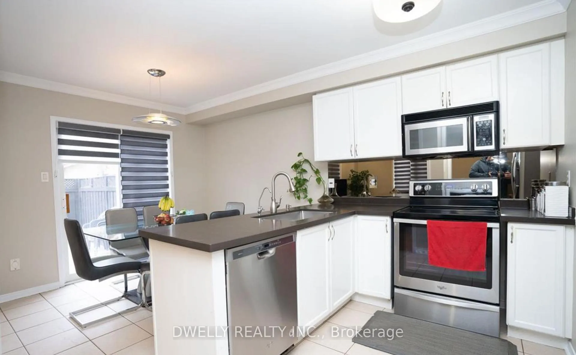 Photo 8 of 29 Trudelle Crescent, Brampton, Fletcher's Meadow — HOMEH