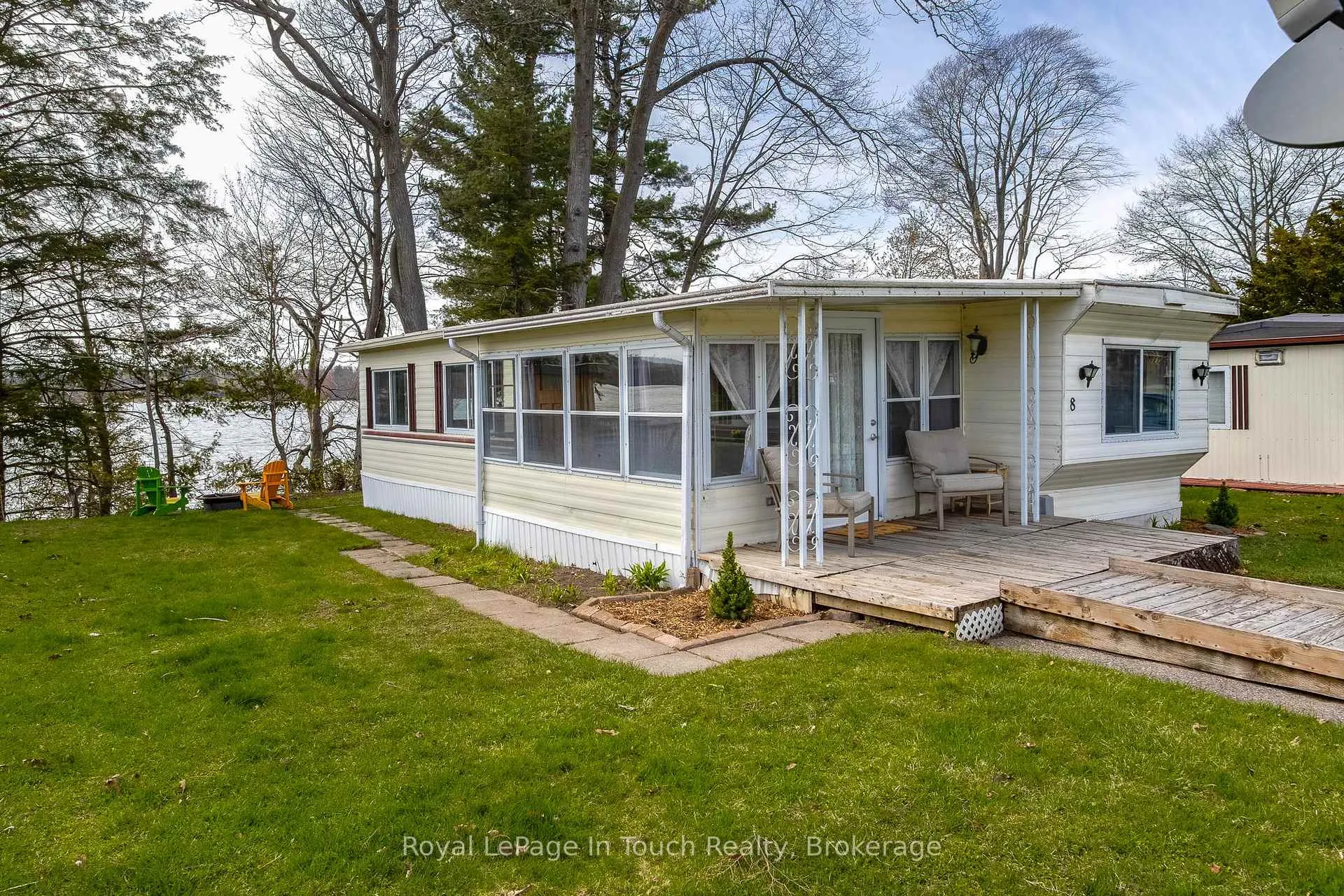 Photo 1 of 8 Lakeshore Road, Midland — HOMEH